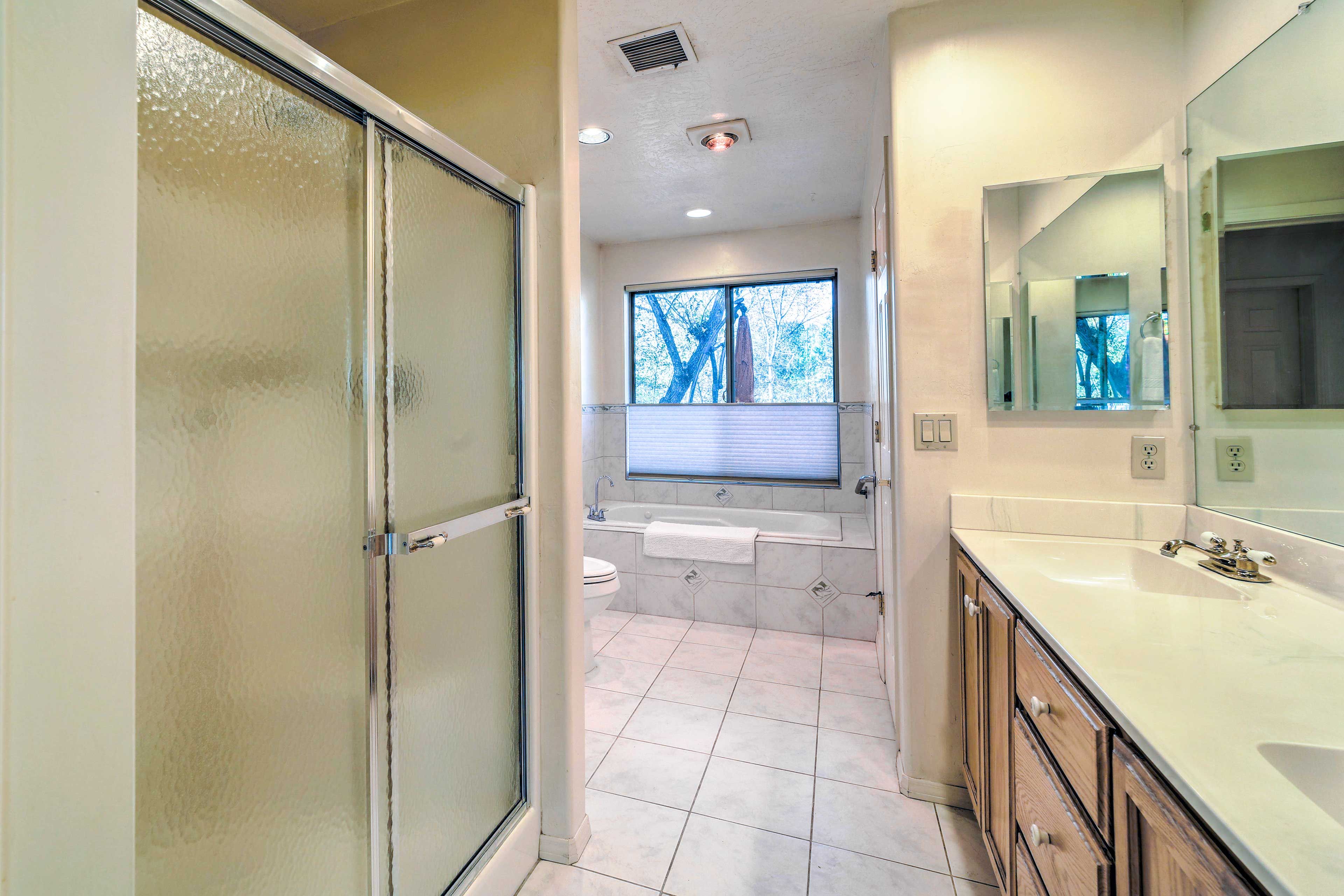 Full Bath | Jetted Tub | Hair Dryer