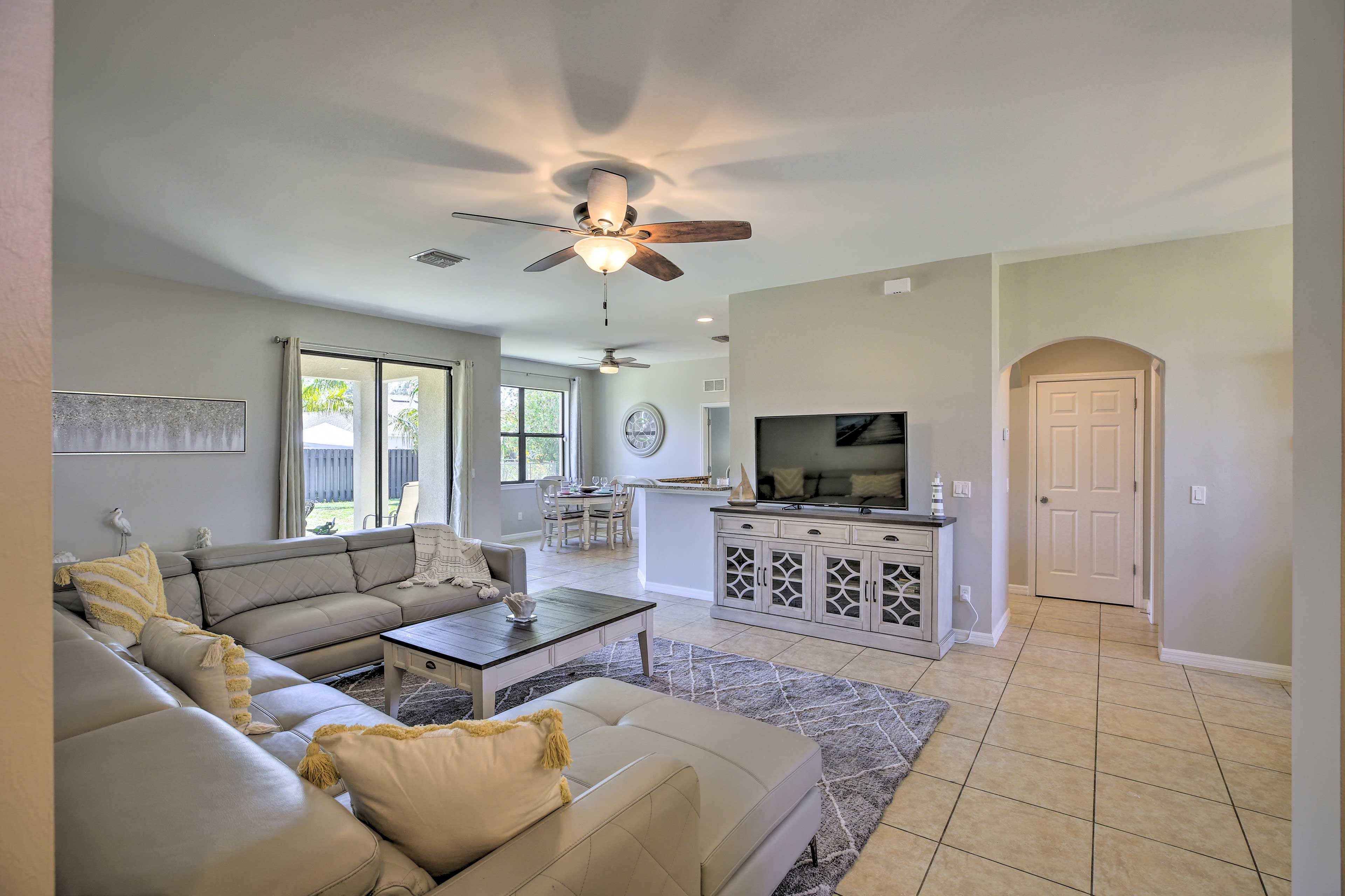 House Interior | Living Room | Free WiFi | WFH Friendly