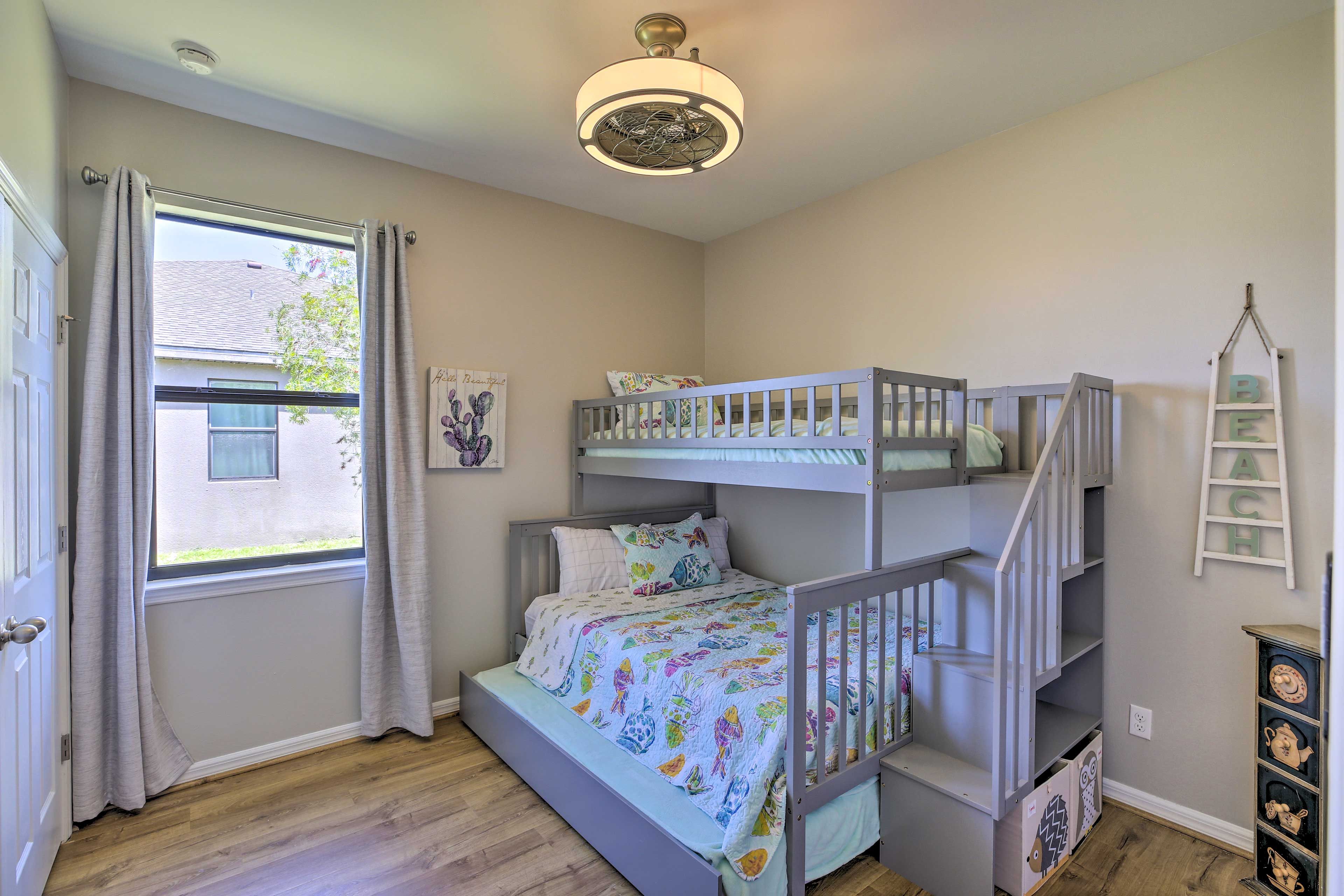 Bedroom 4 | Twin/Full Bunk Bed w/ Full Trundle Bed