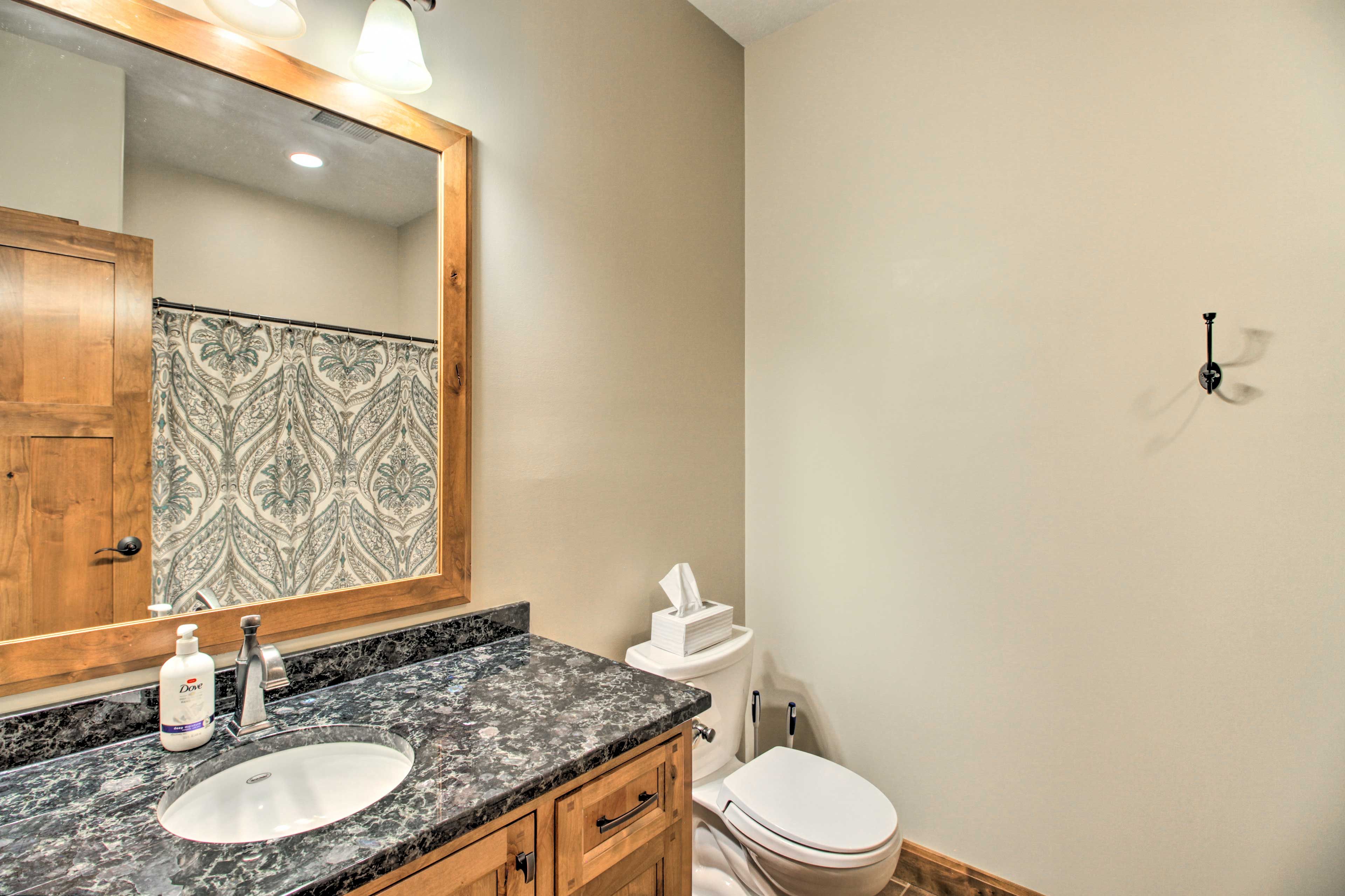 Full Bathroom | 1st Floor
