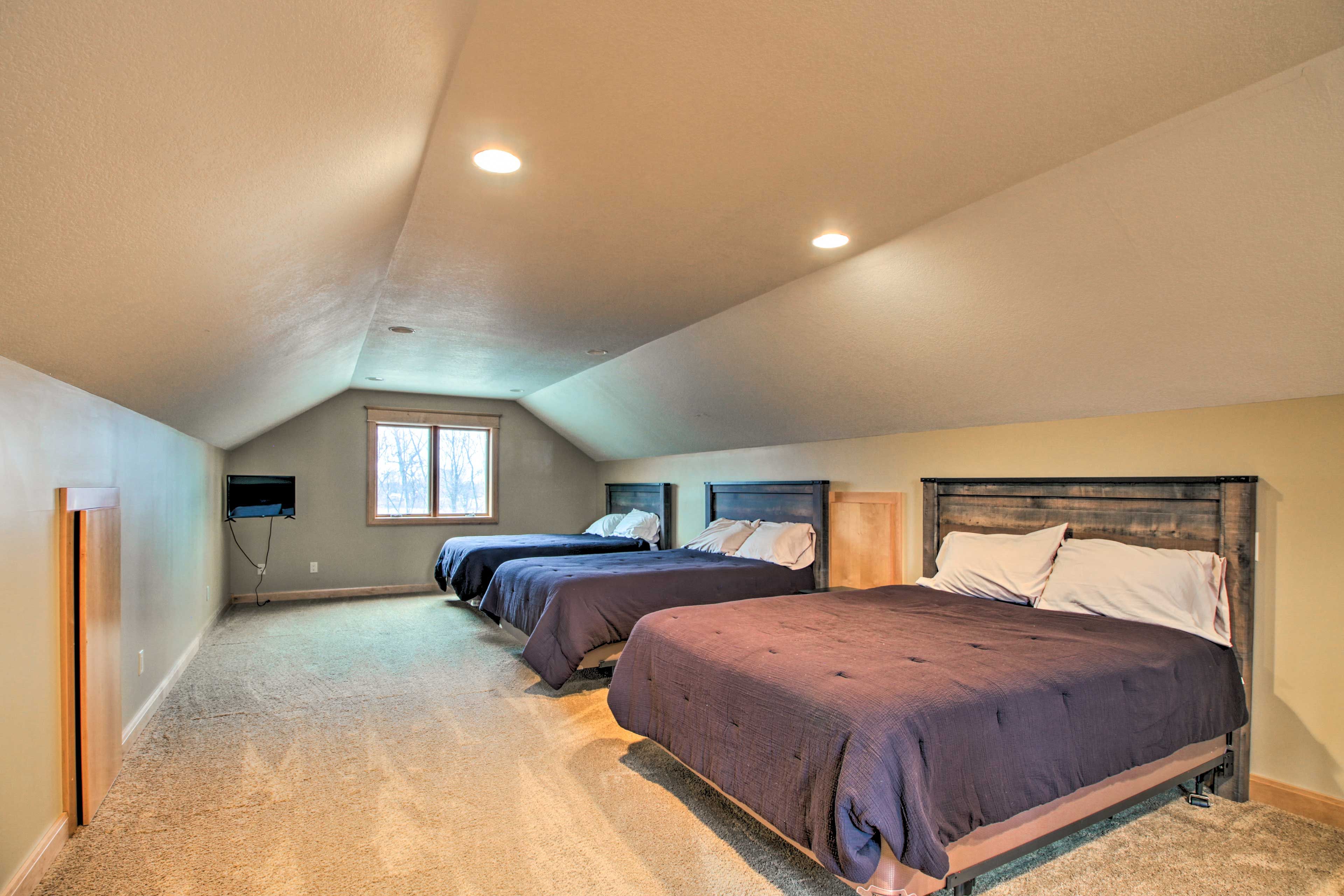 Bedroom 3 | 3rd Floor | 3 Queen Beds