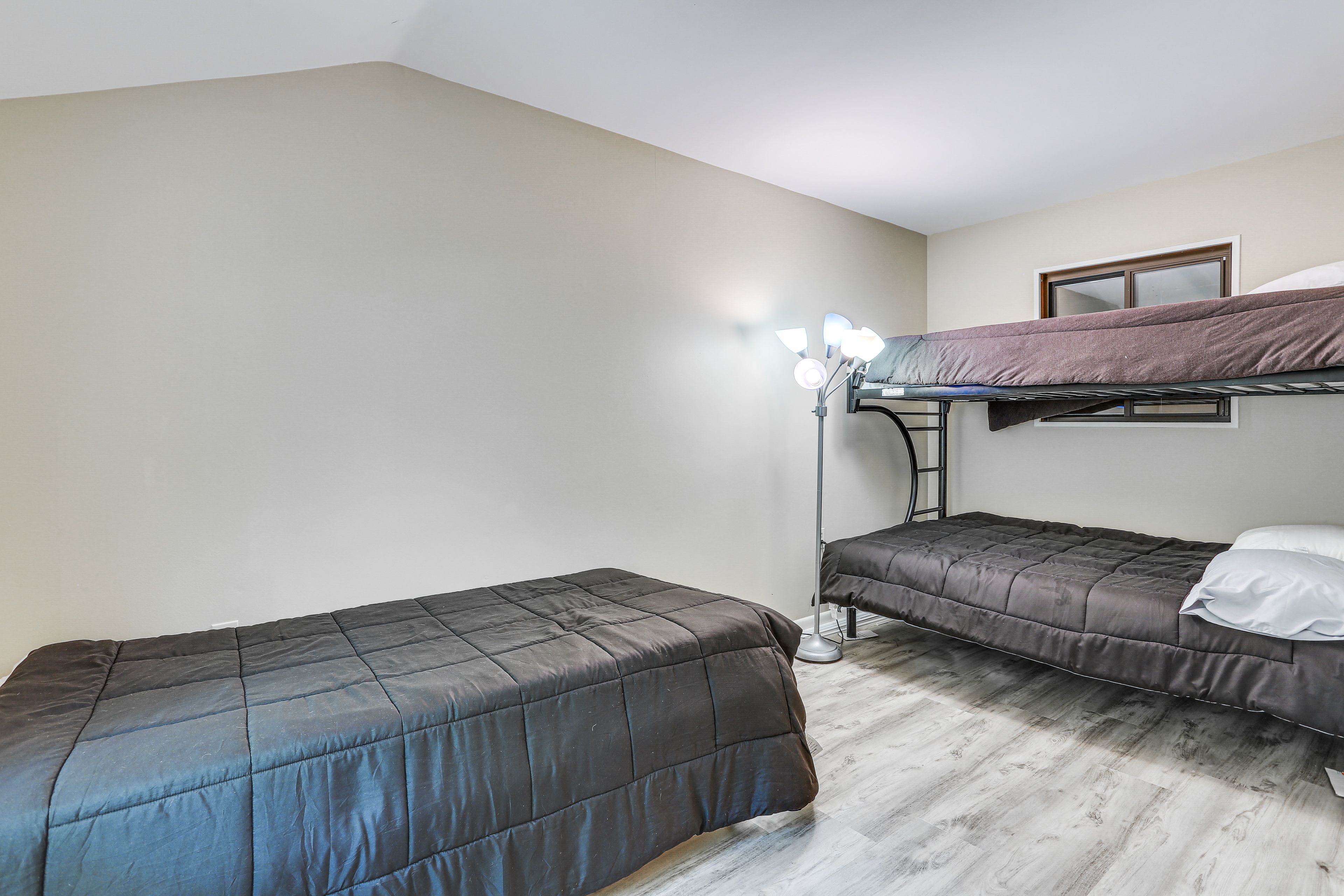 Bedroom 2 | Twin Bunk Bed | Queen Bed | 2nd Floor