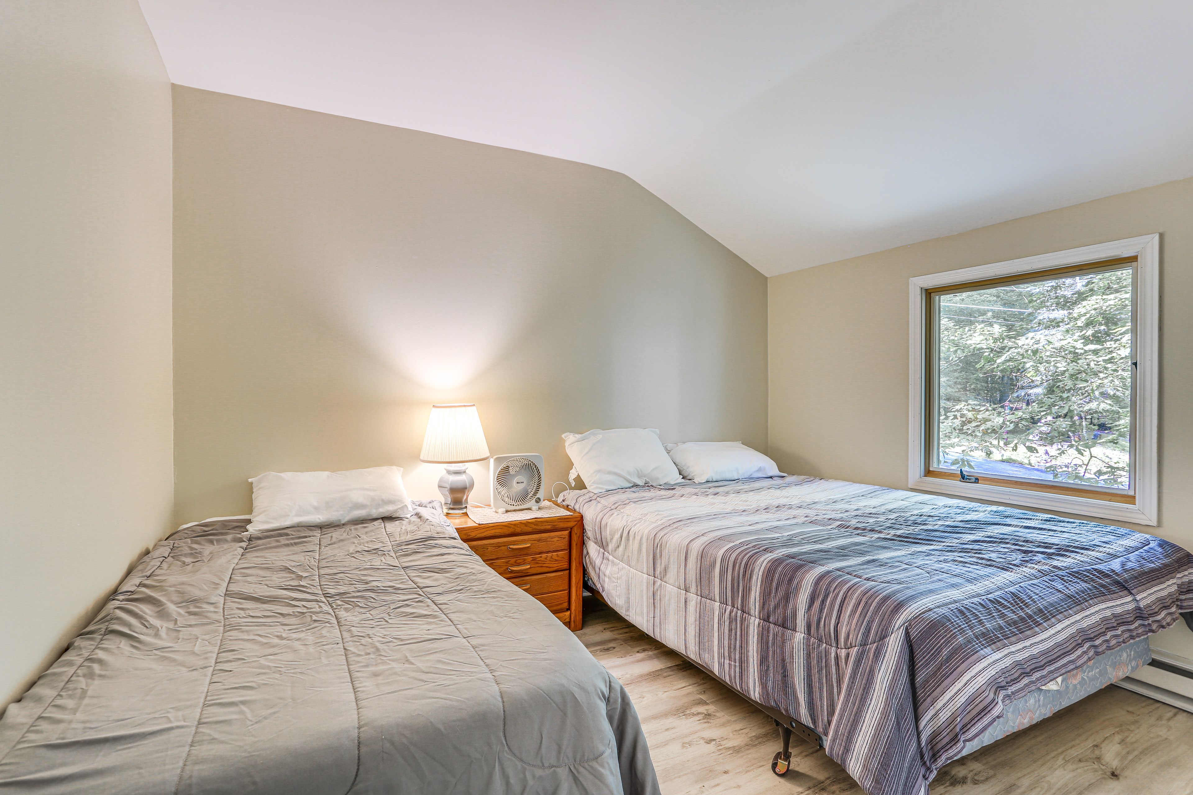 Bedroom 3 | Full Bed | Queen Bed