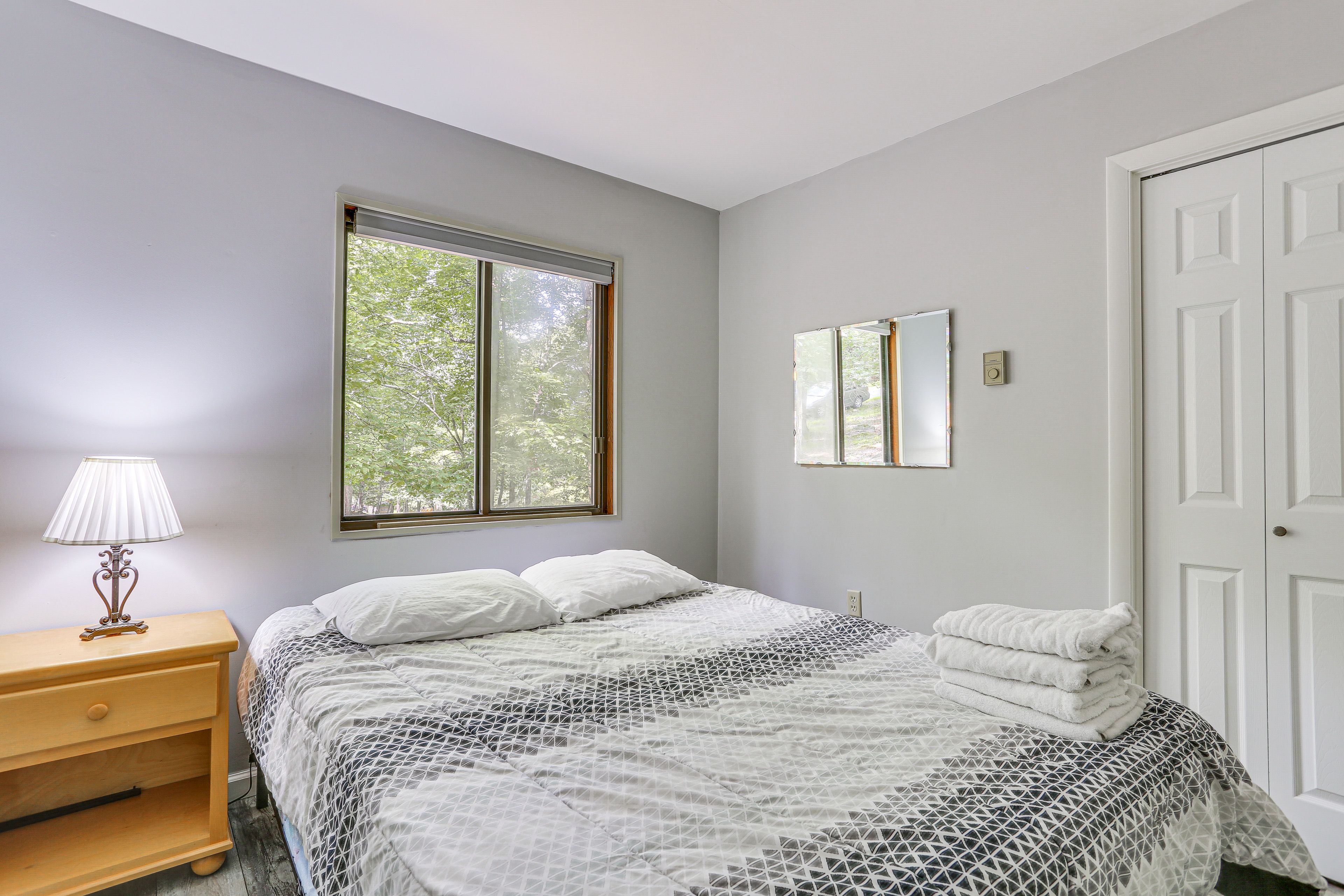 Bedroom 1 | Queen Bed | 1st Floor | Linens Provided