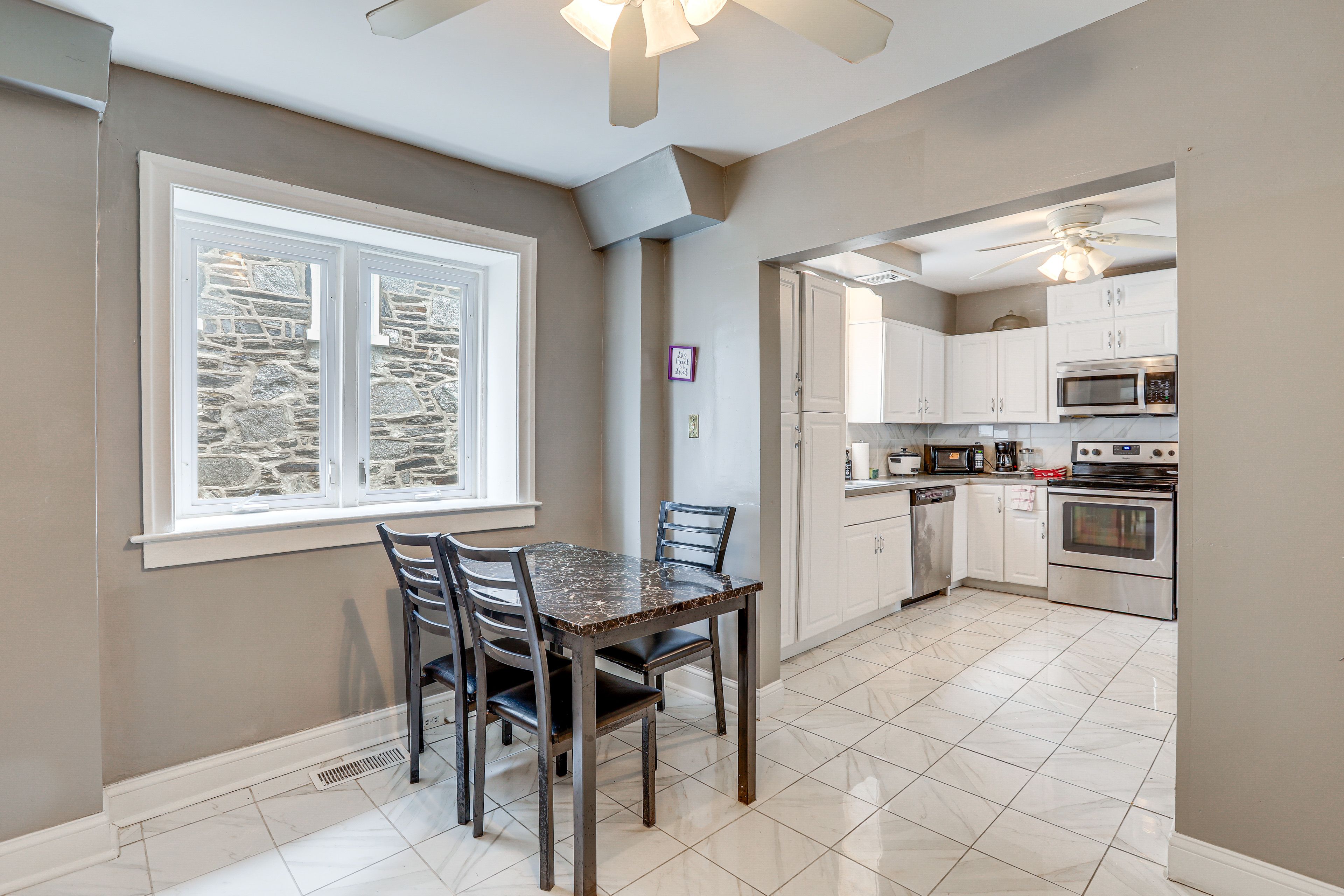 Breakfast Nook | 1st Floor
