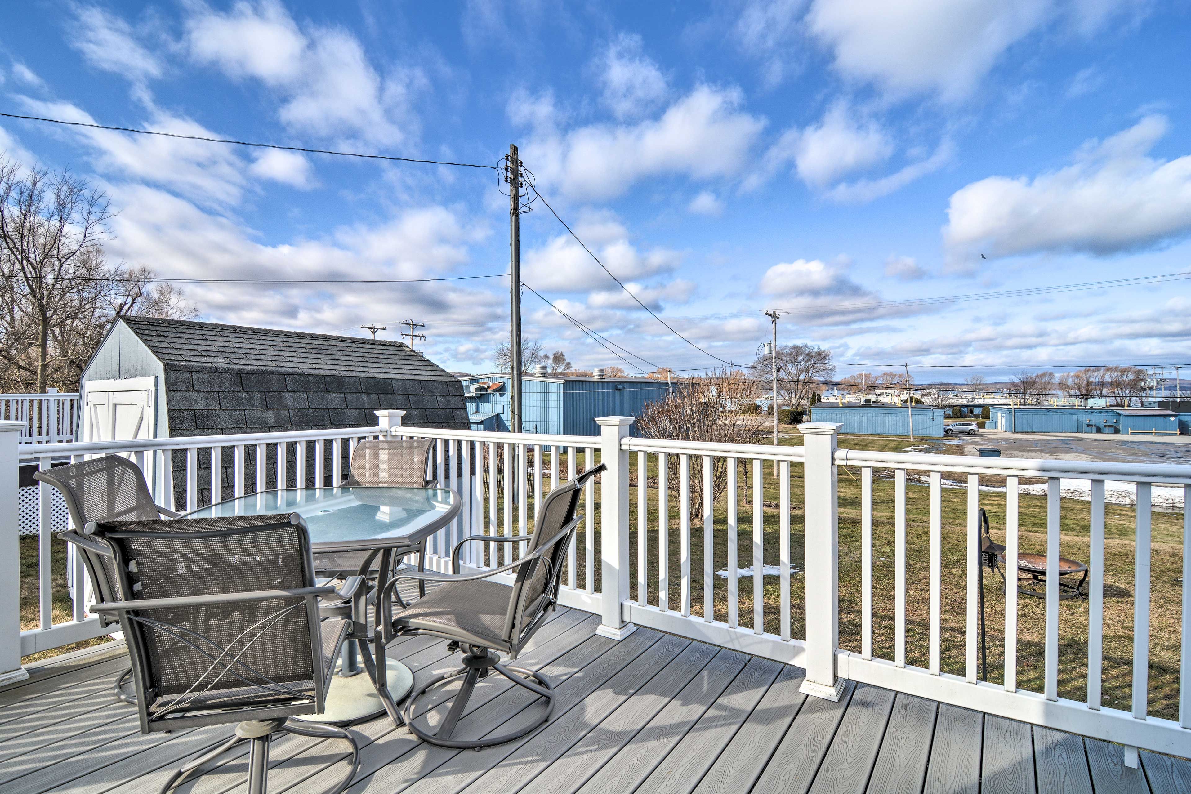 Furnished Deck