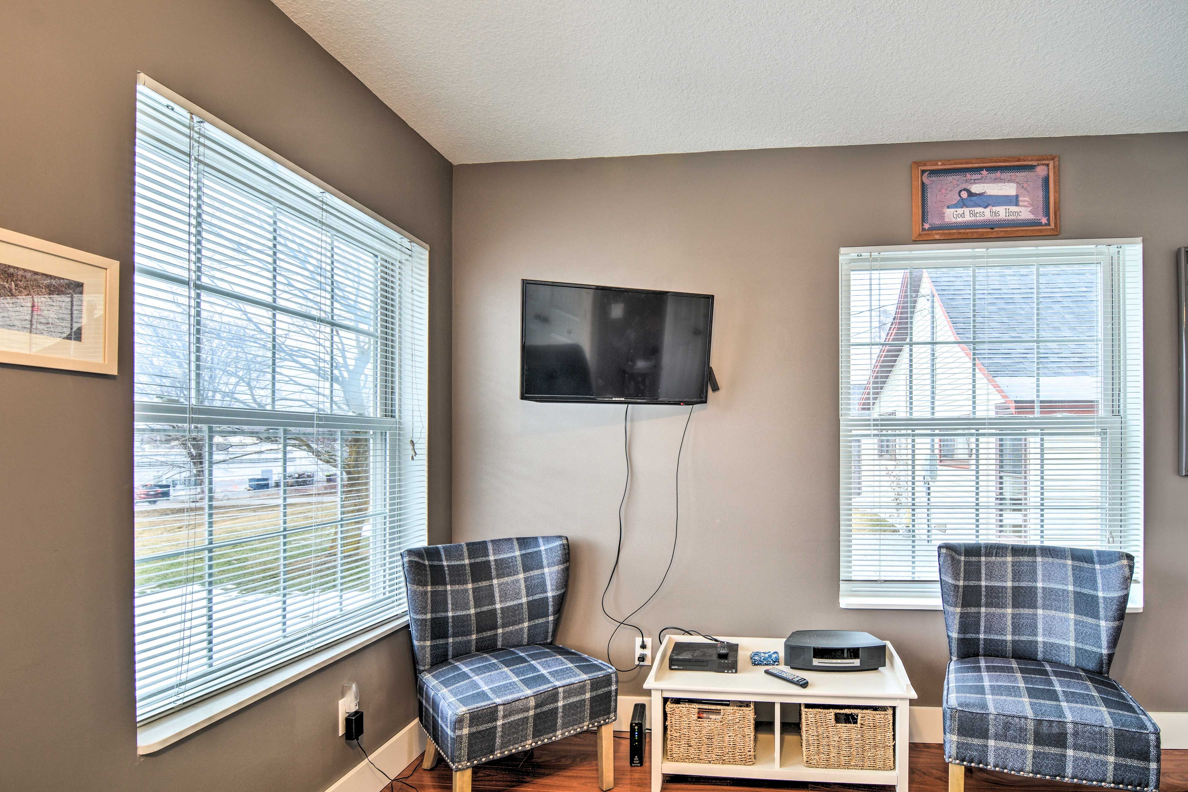 Sun Room | Smart TV