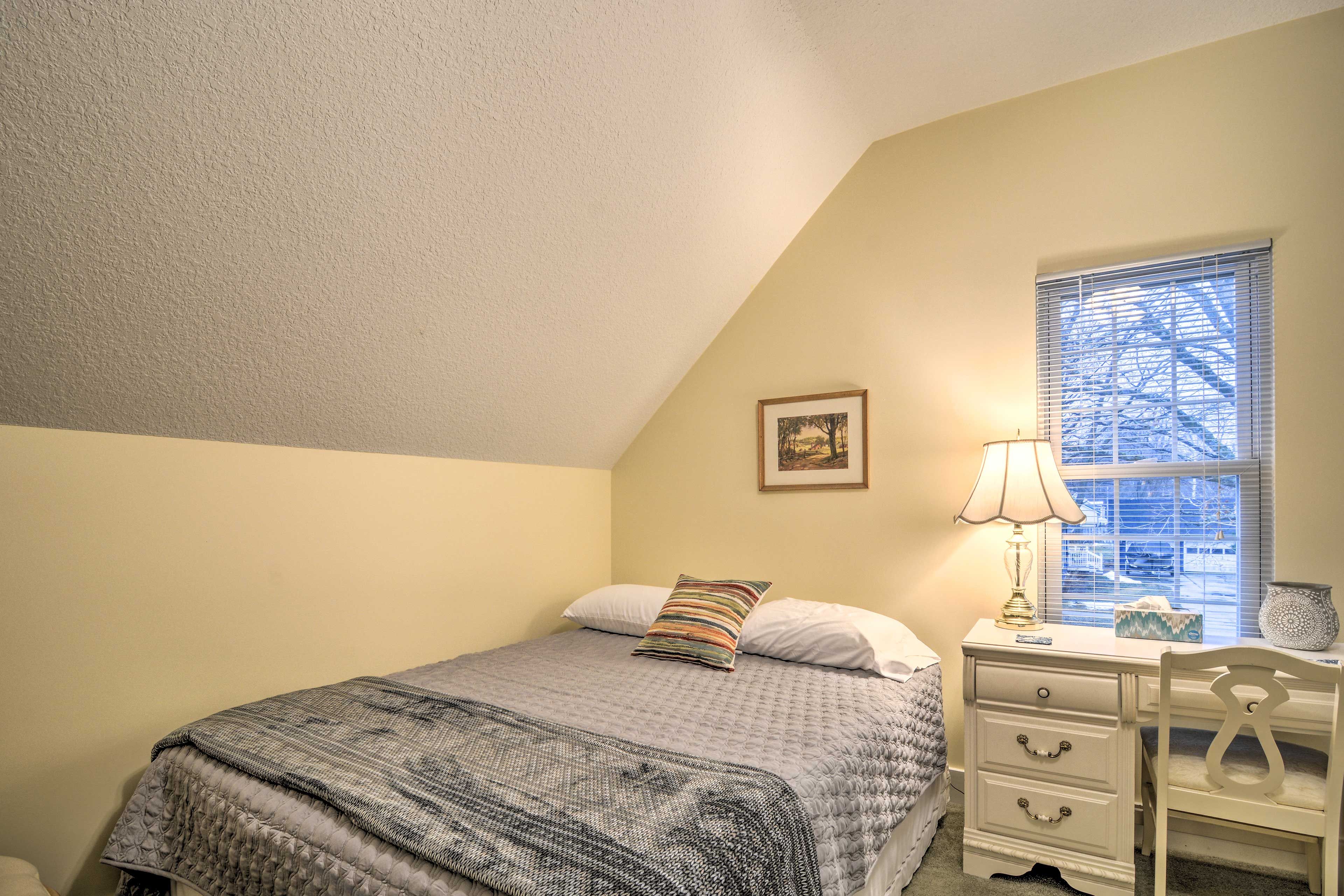Bedroom 2 | 2nd Floor