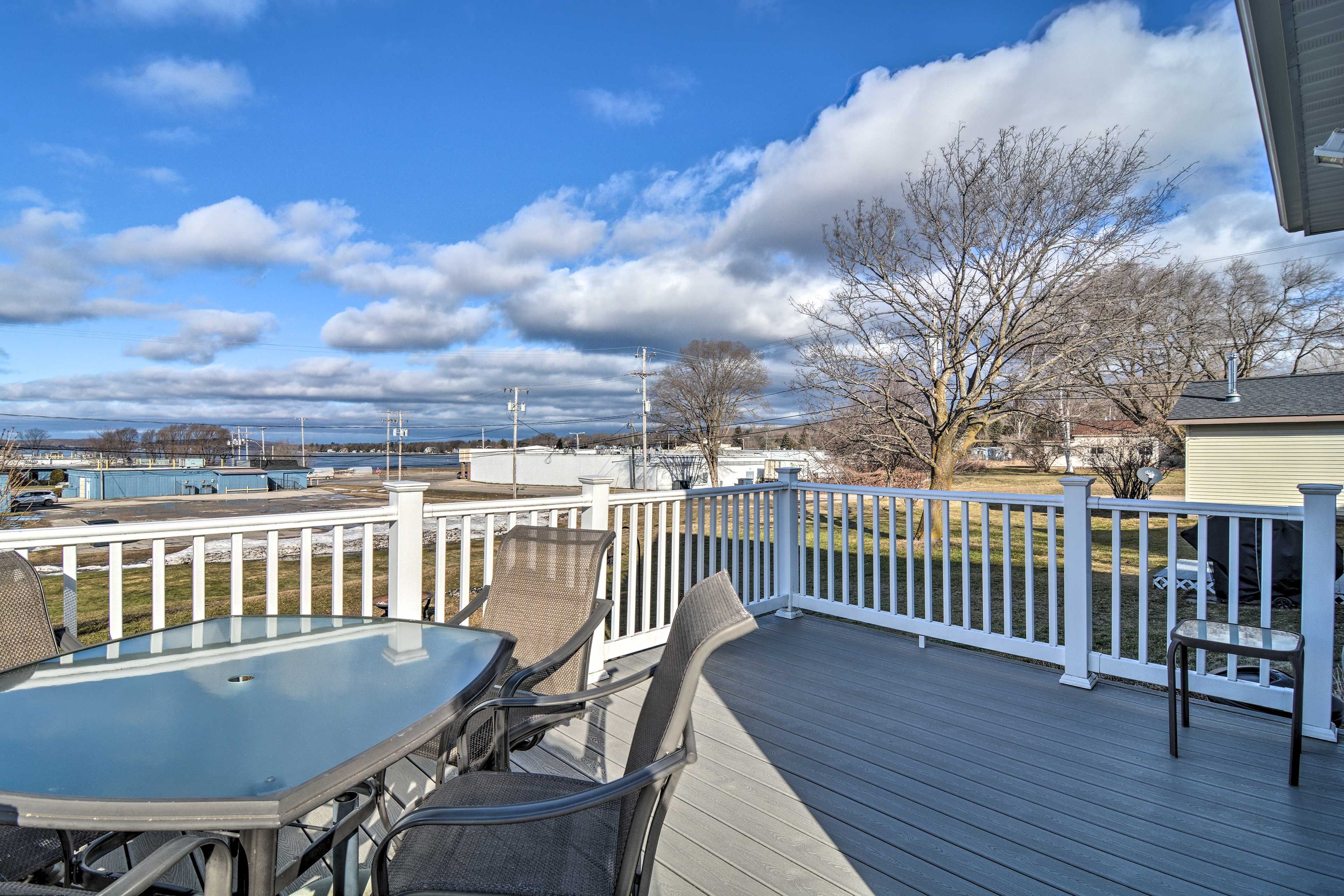 Furnished Deck