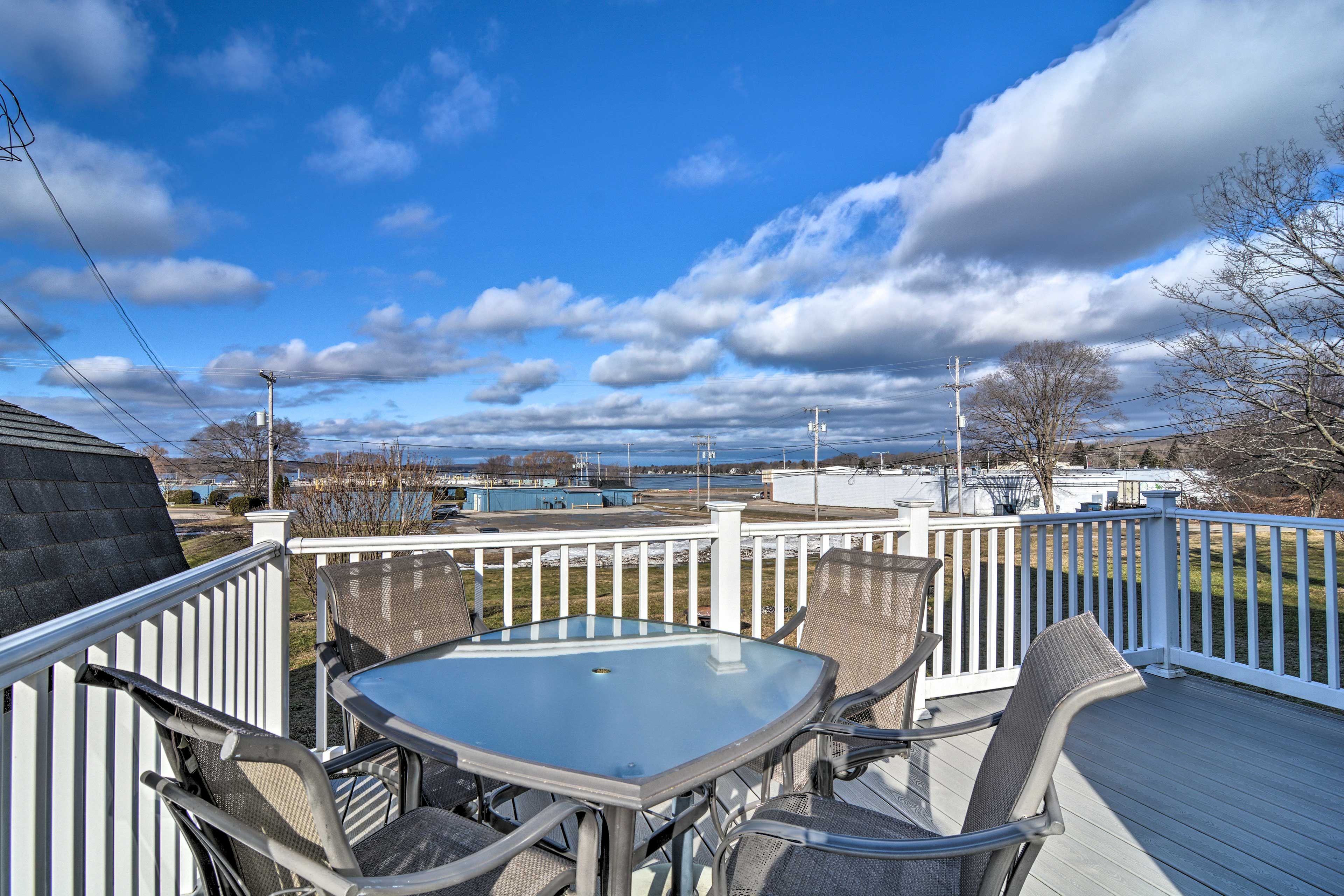 Furnished Deck