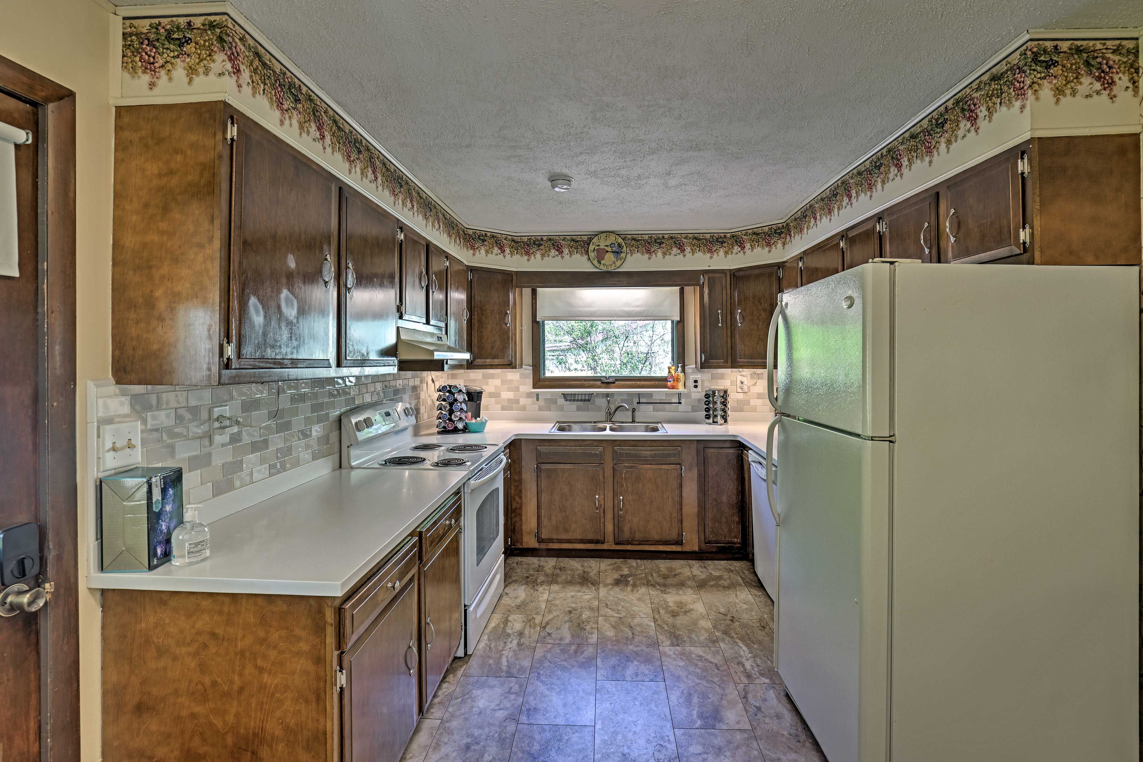 Fully Equipped Kitchen | Cooking Basics | Keurig Coffee Maker