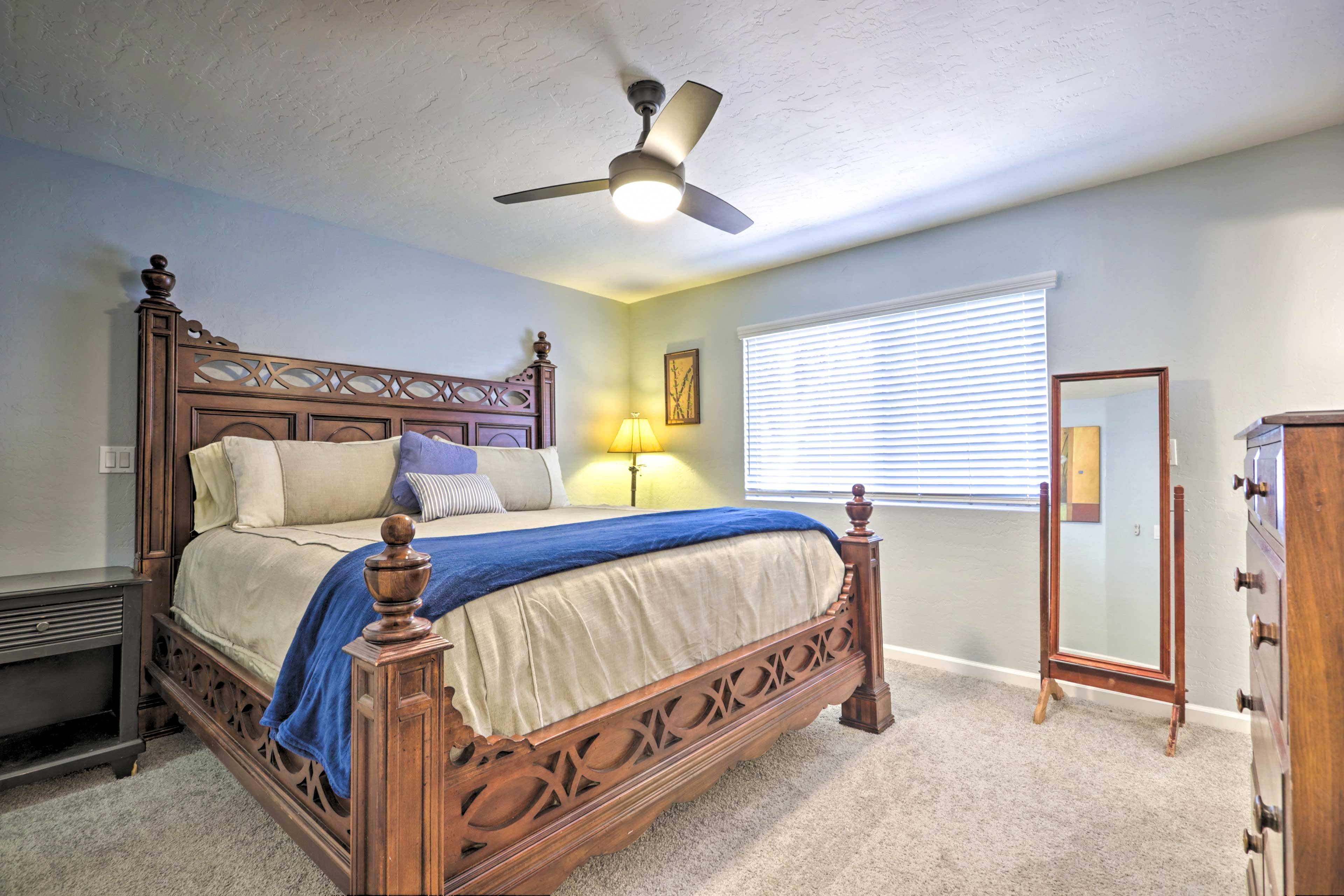 Bedroom 1 | King Bed