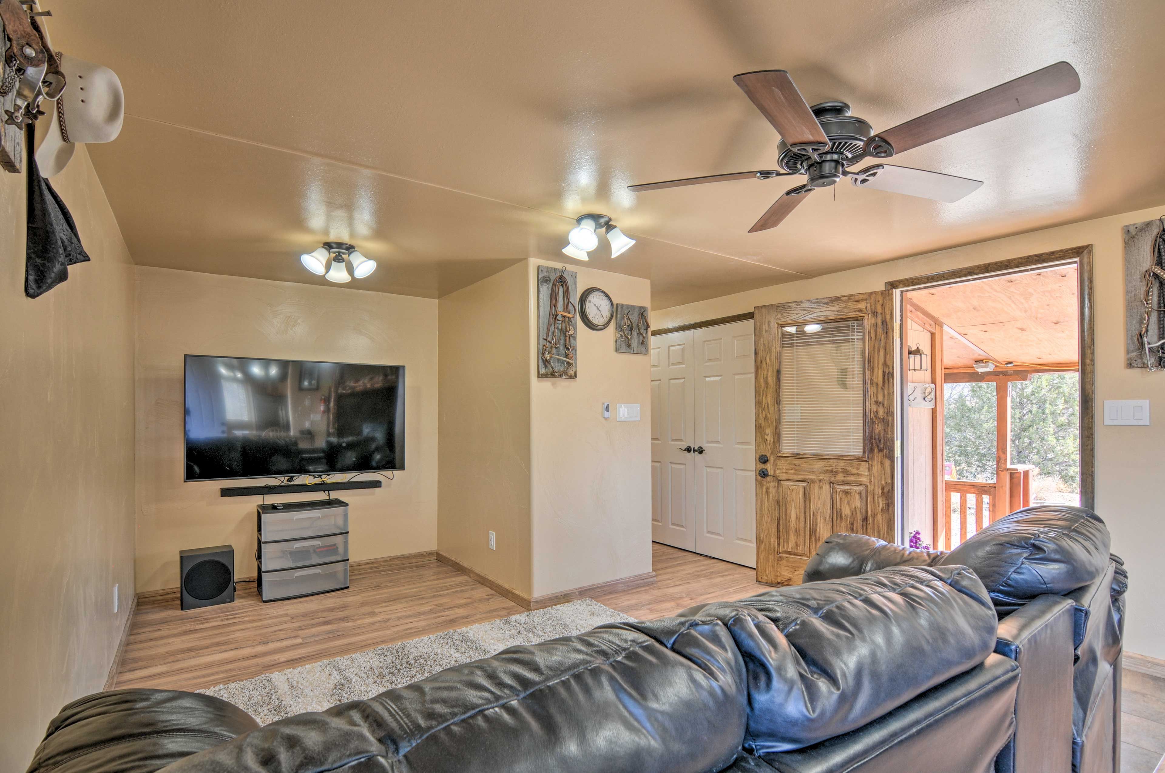 Living Room | Smart TV