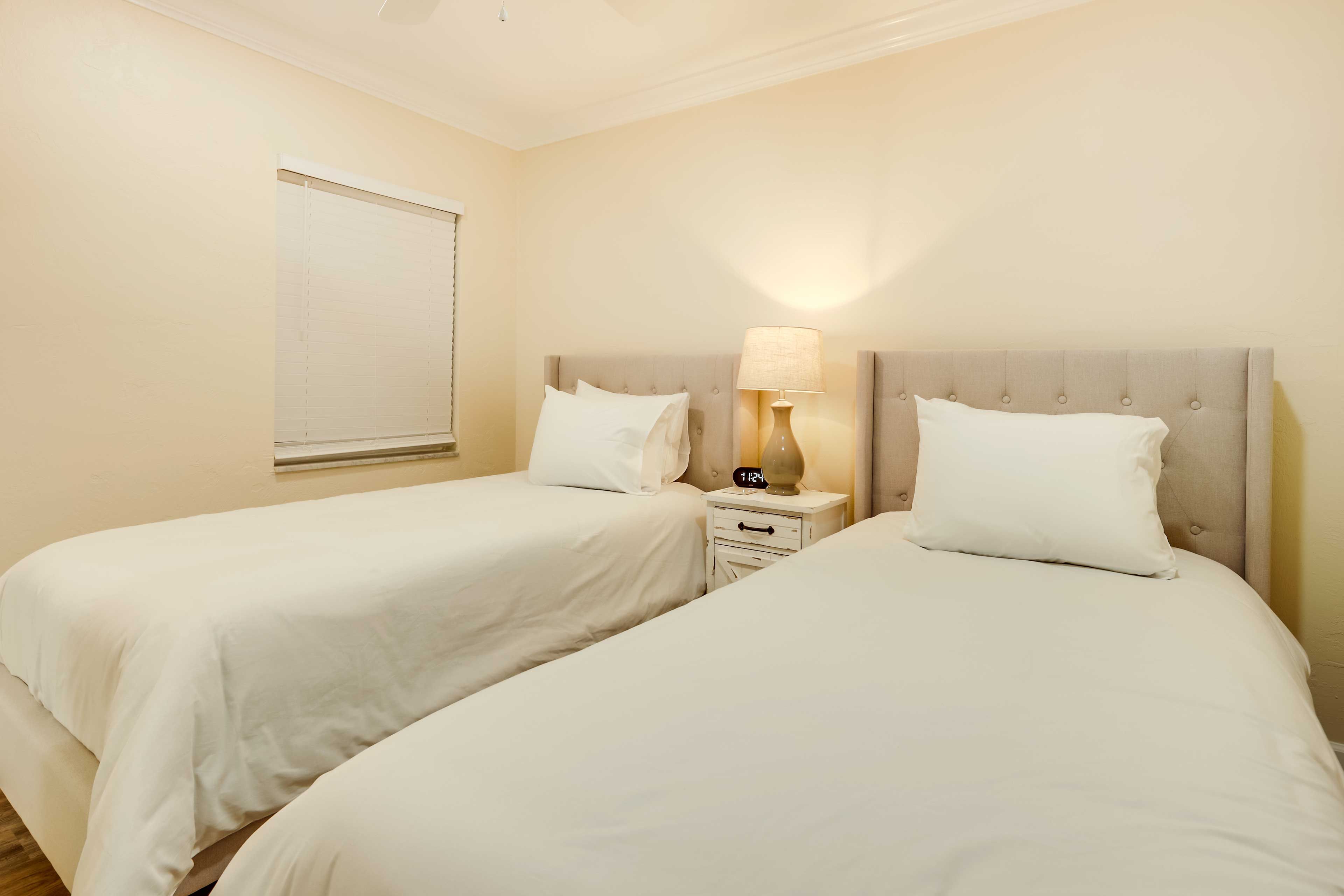 Bedroom 2 | 2 Twin Beds