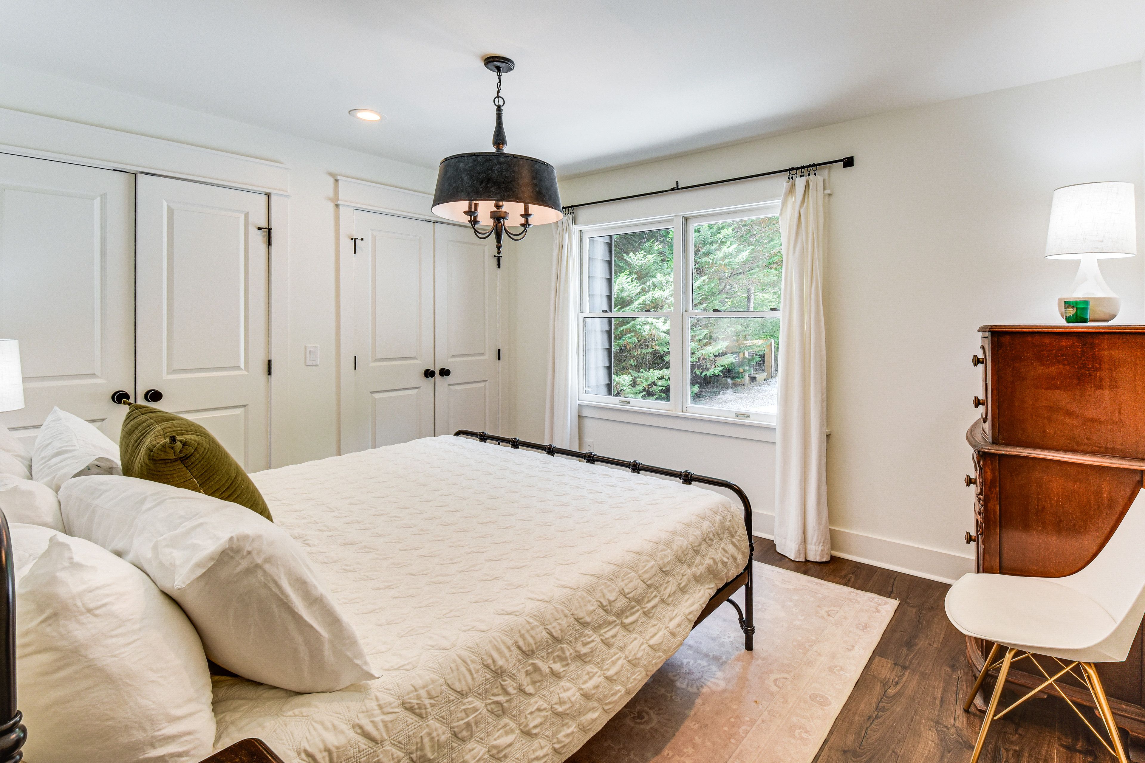 Bedroom 2 | King Bed