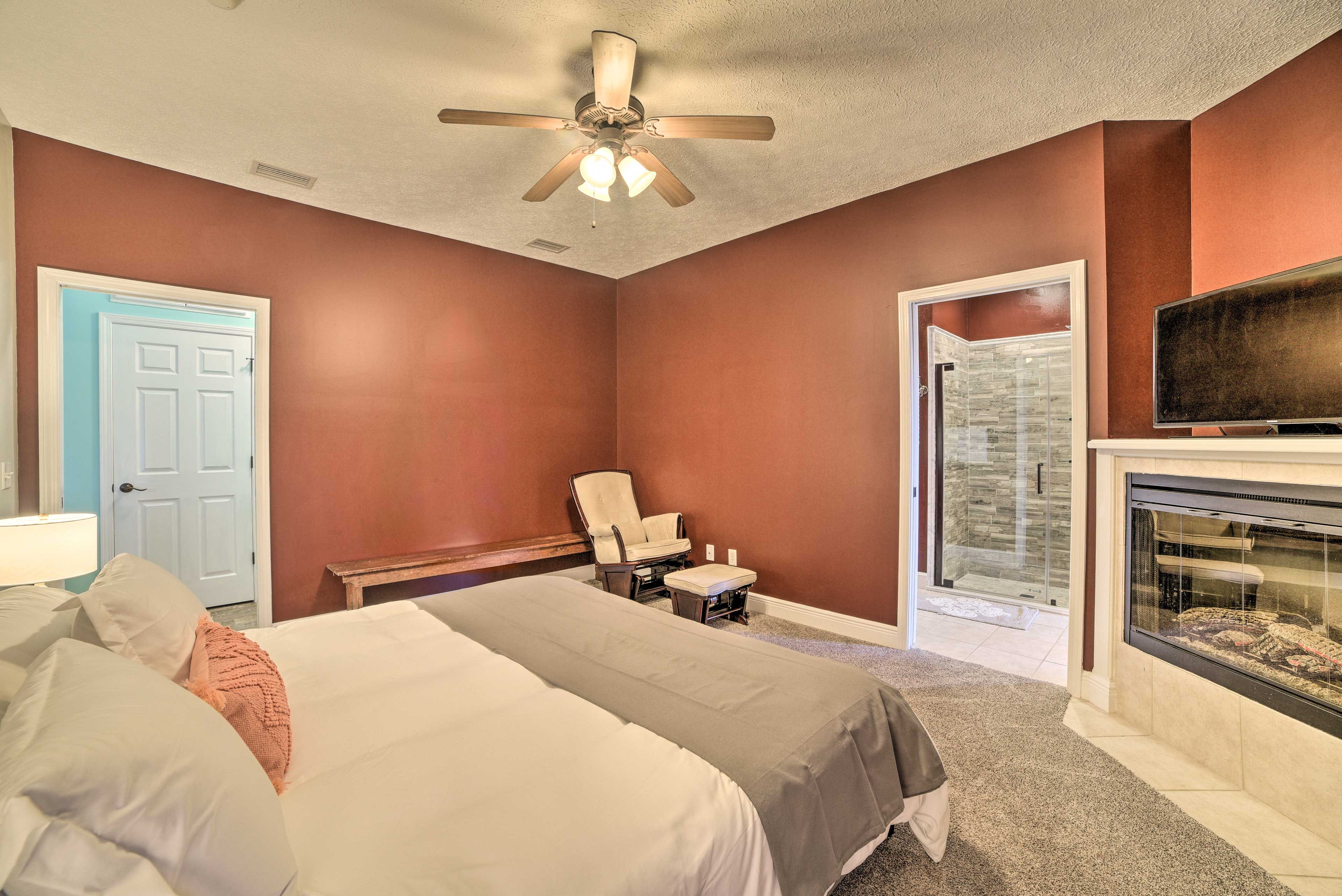 Bedroom 1 | Smart TV
