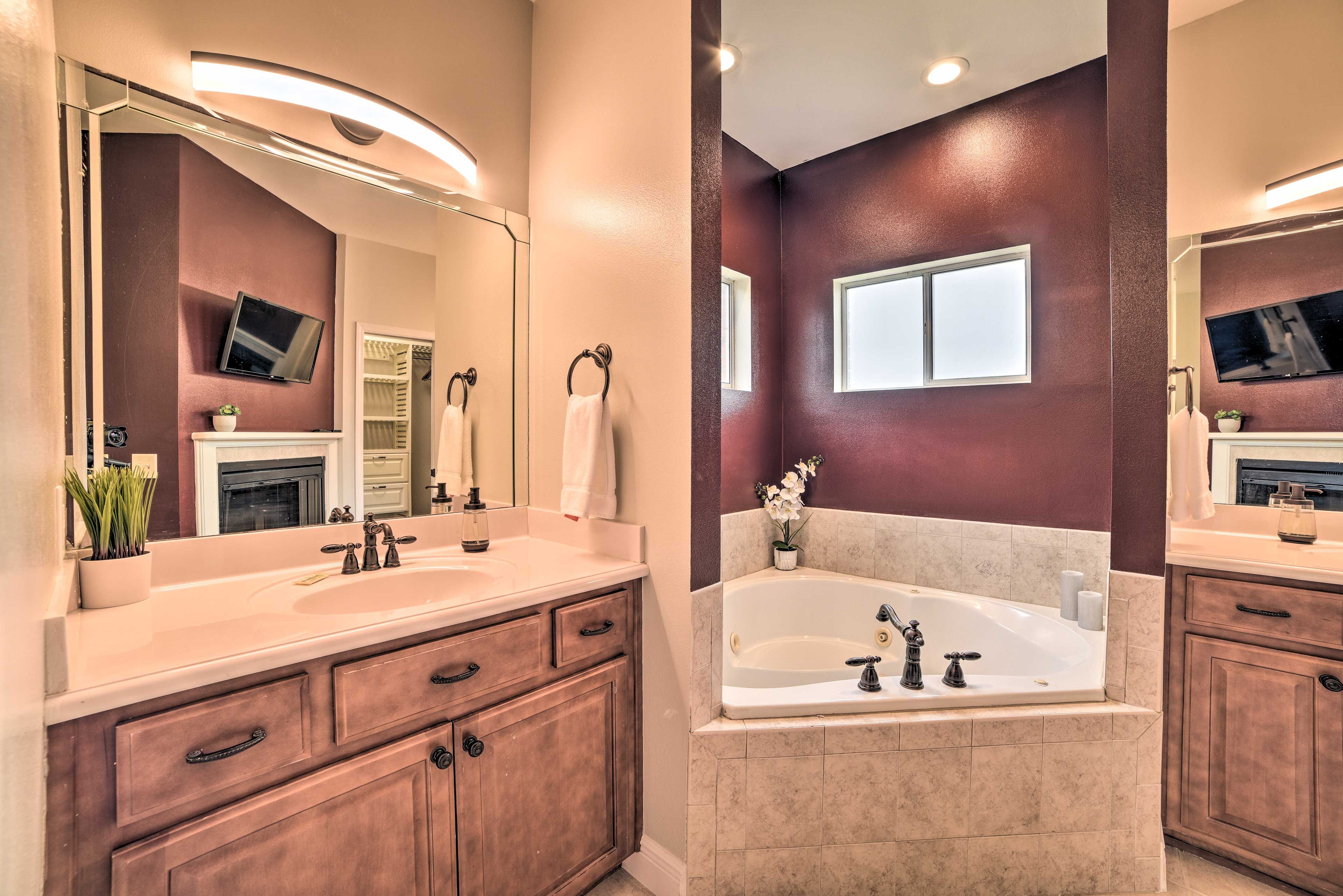 En-Suite Bathroom | Jetted Tub