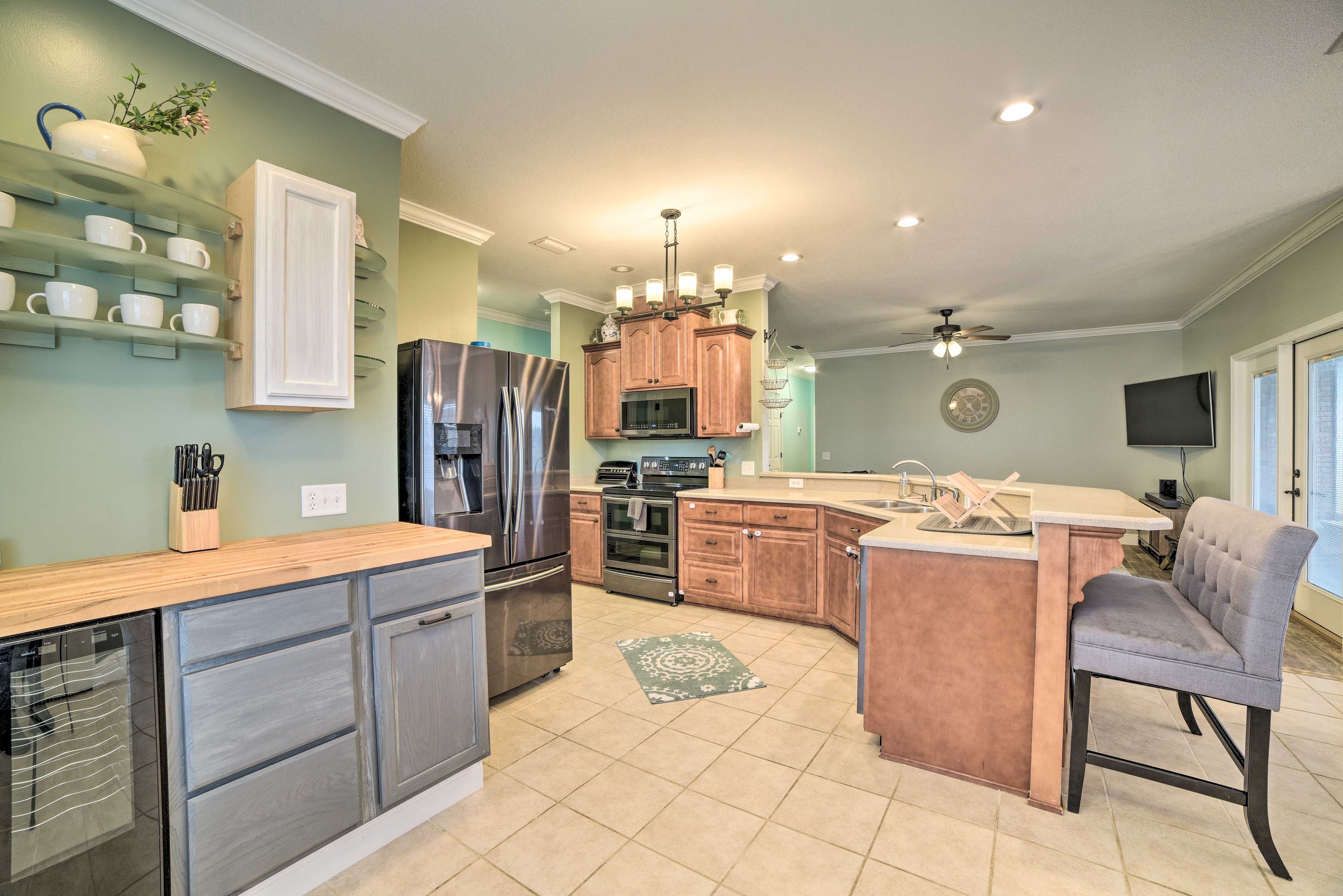 Kitchen | Fully Equipped | Stainless Steel Appliances