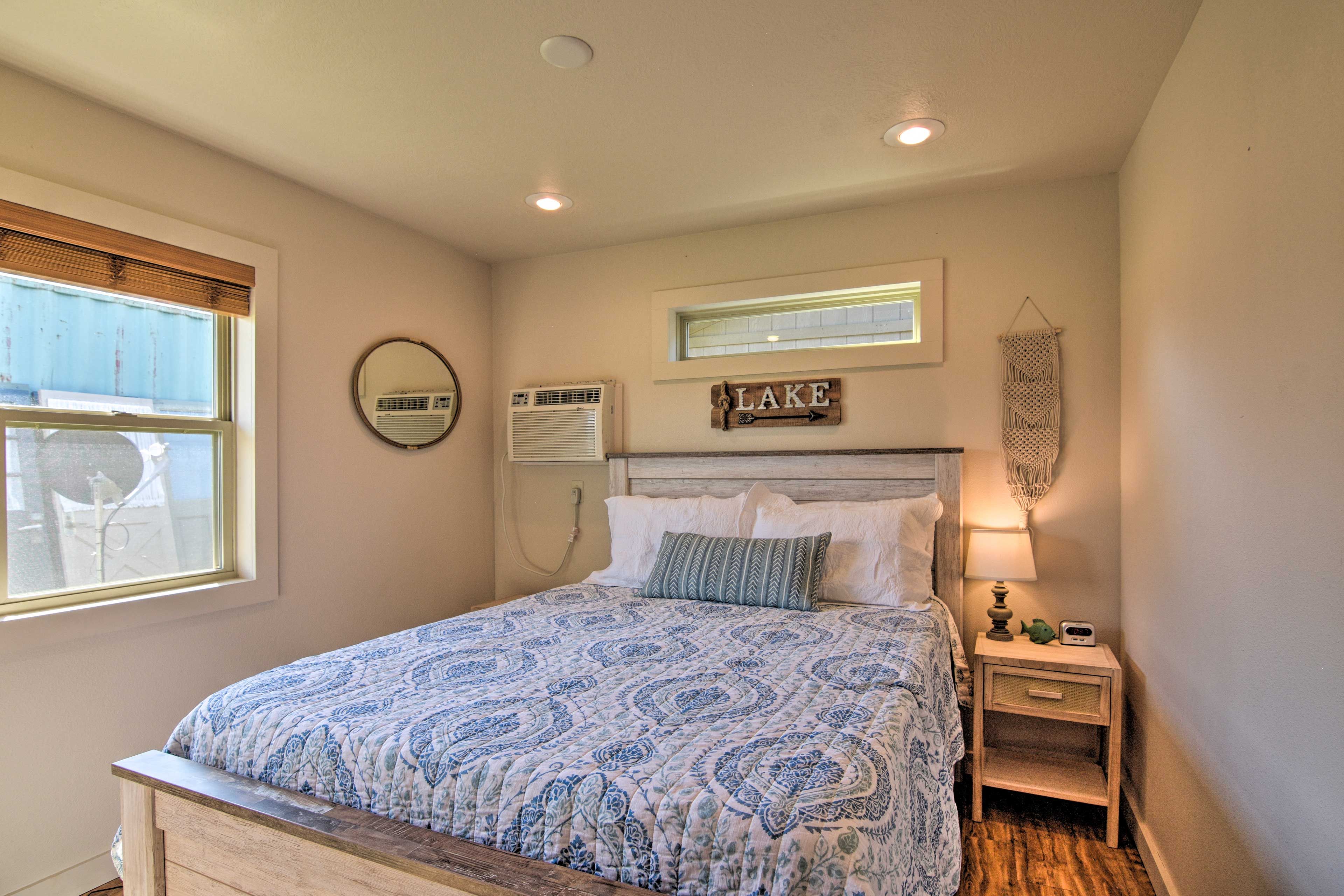 Bedroom 2 | Queen Bed