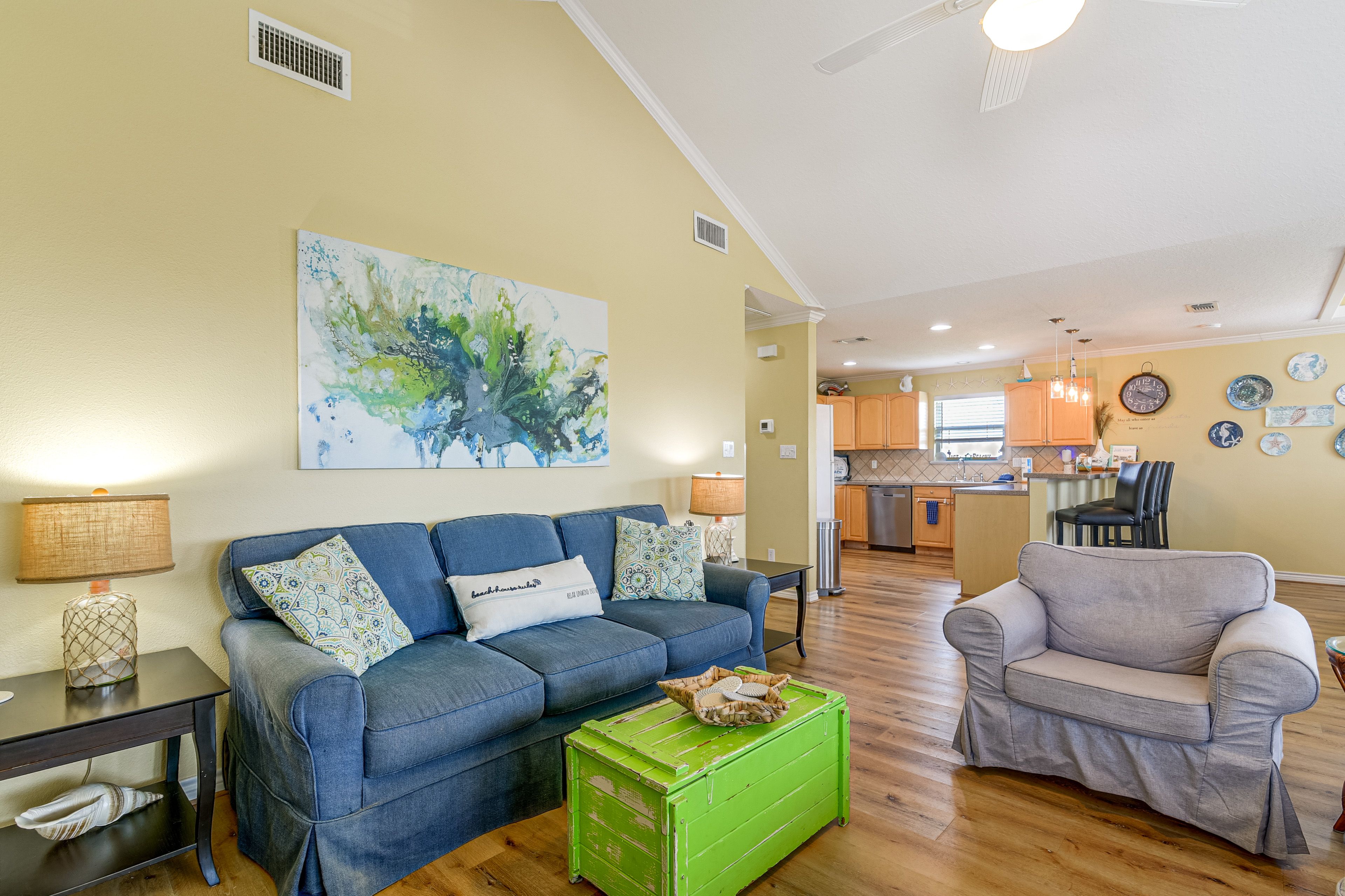 Interior | Open Floor Plan | Free WiFi