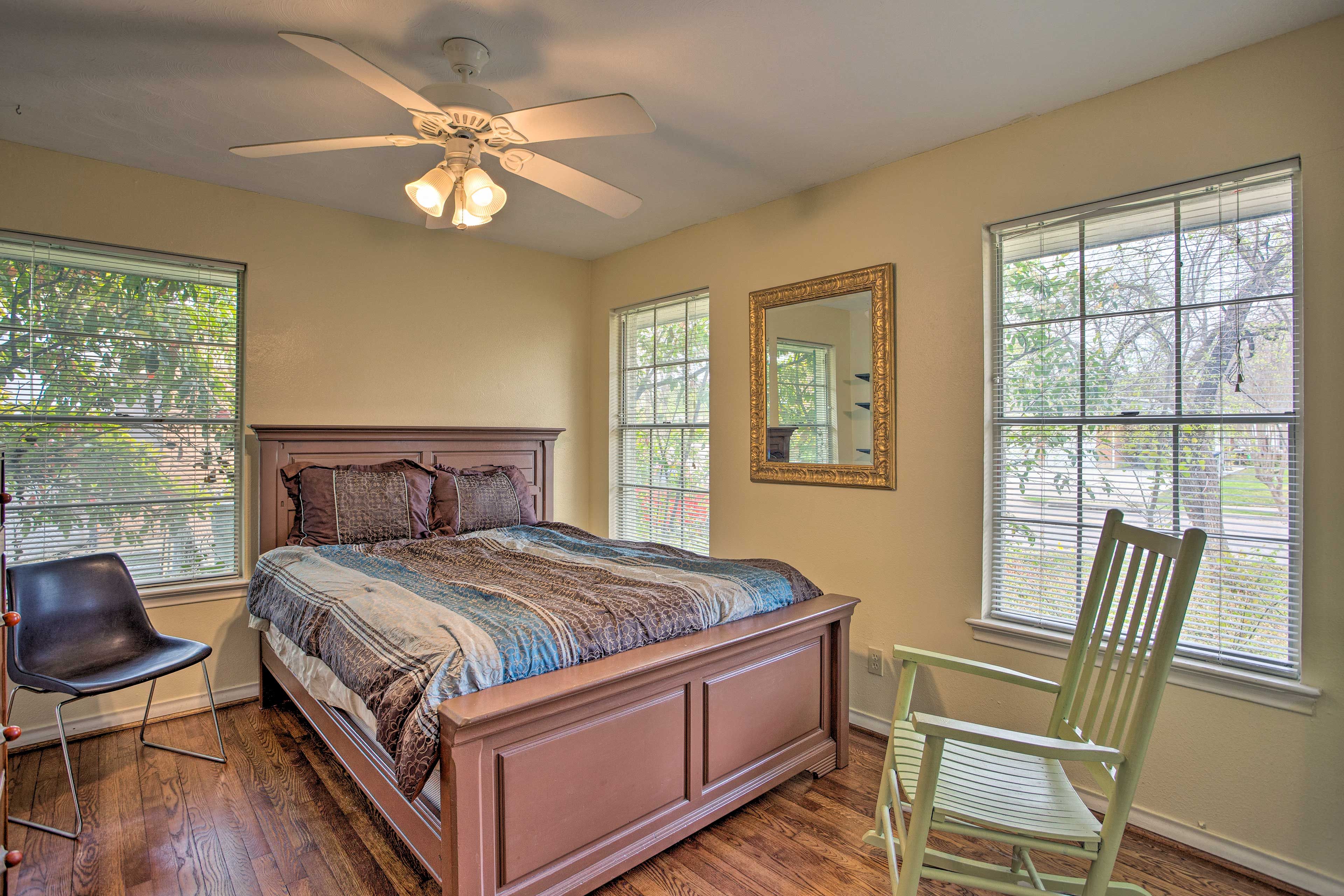 Bedroom 3 | Queen Bed