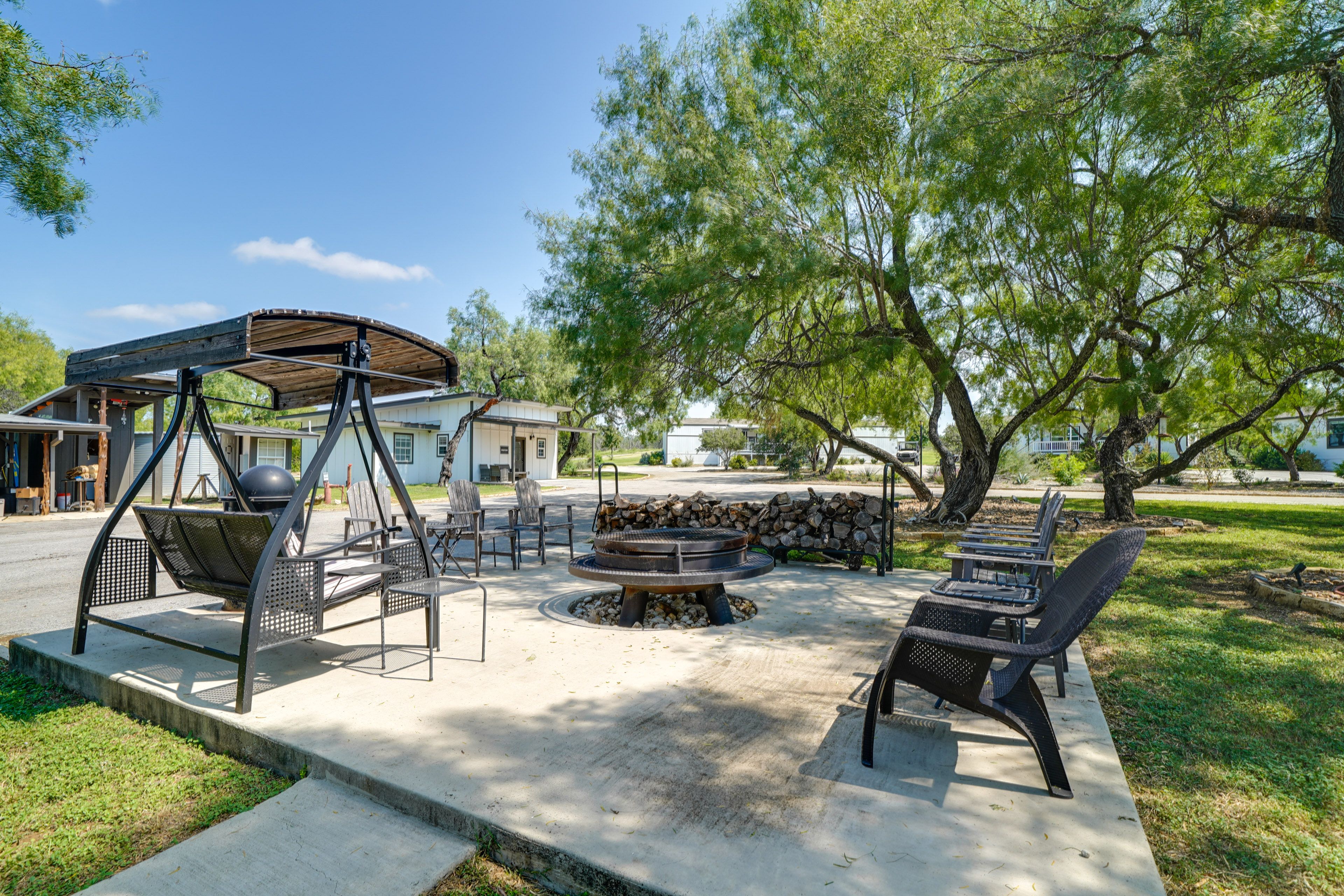 Shared Outdoor Space | Legacy Ranch