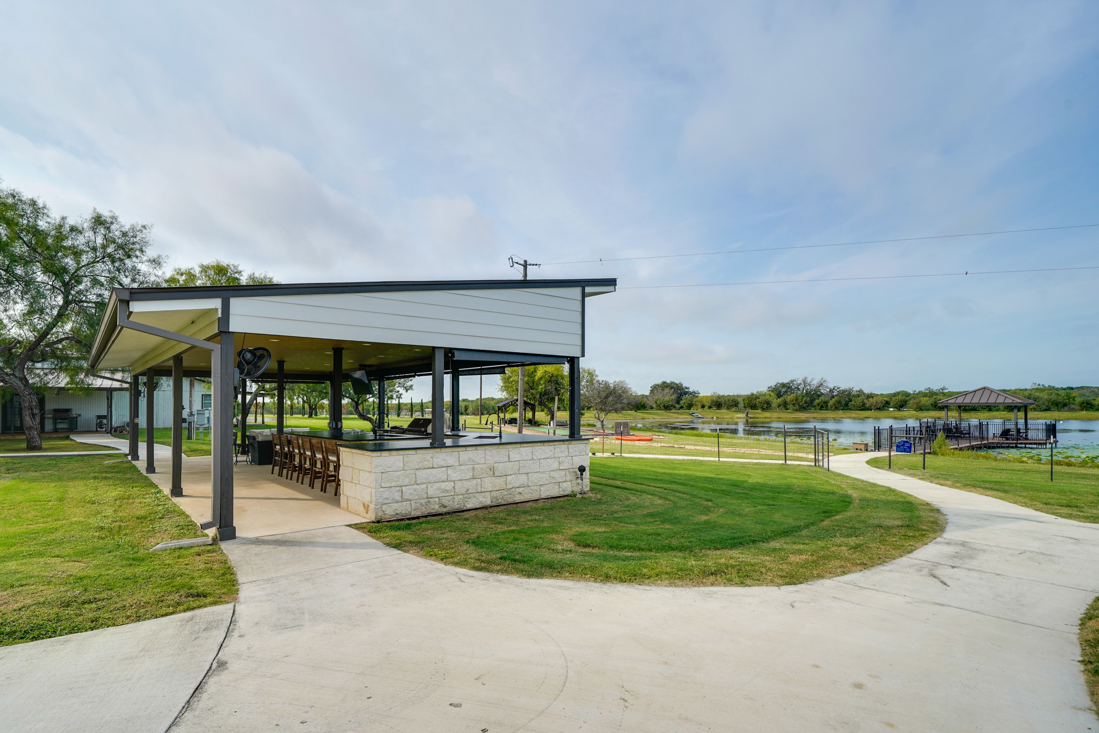 Shared Outdoor Space | On-Site Lake Access