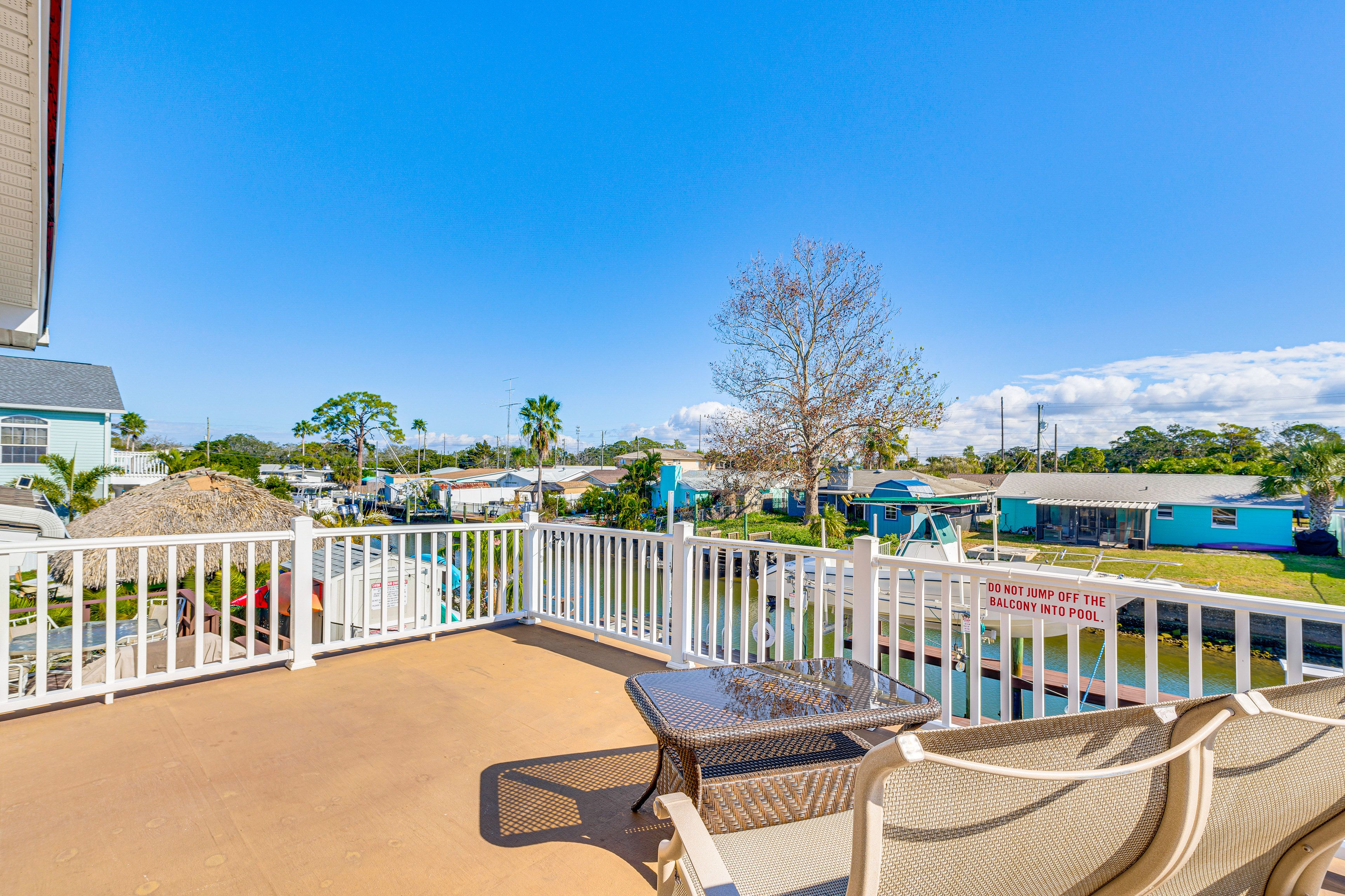 Private Deck | Outdoor Dining