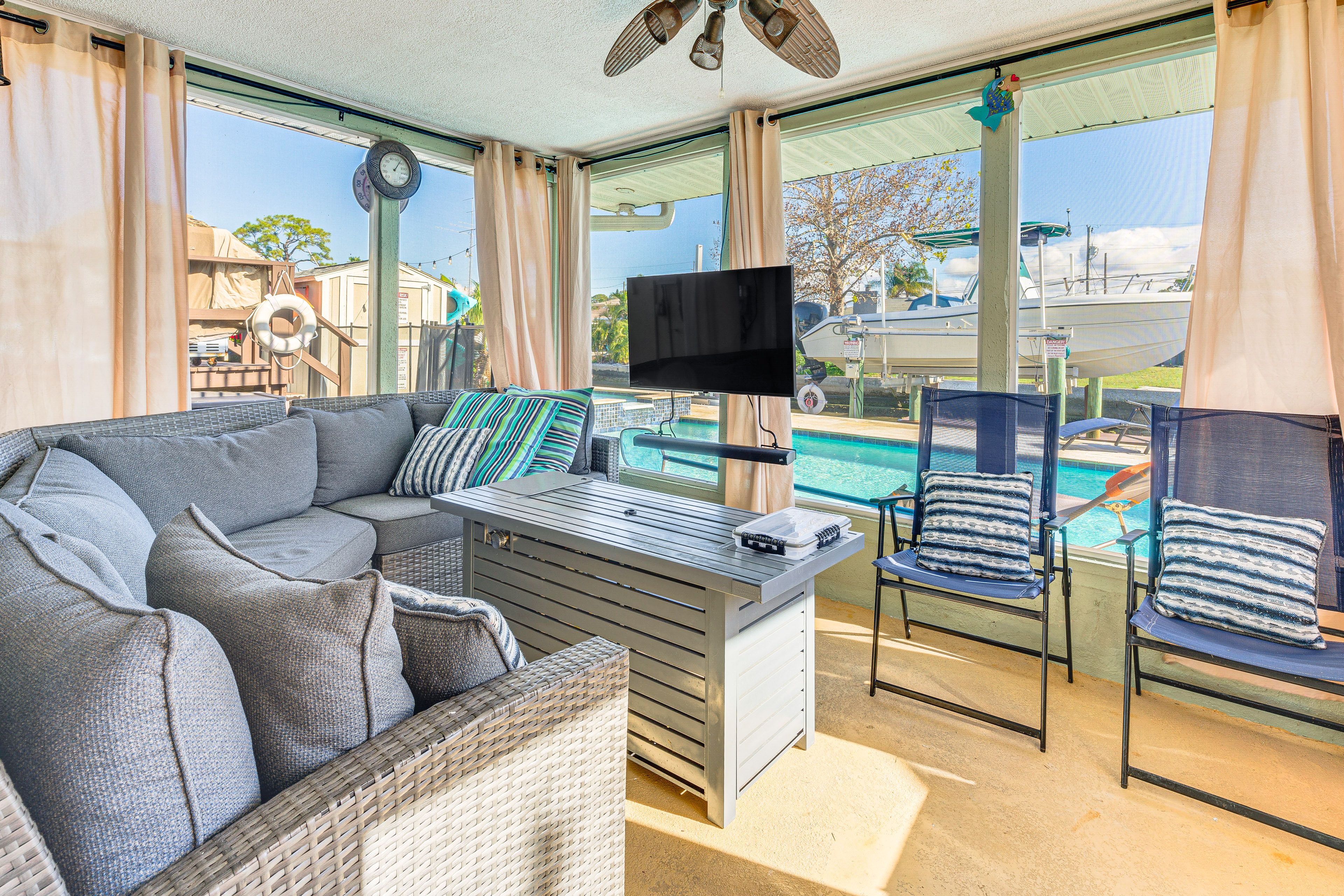 Screened-In Lanai