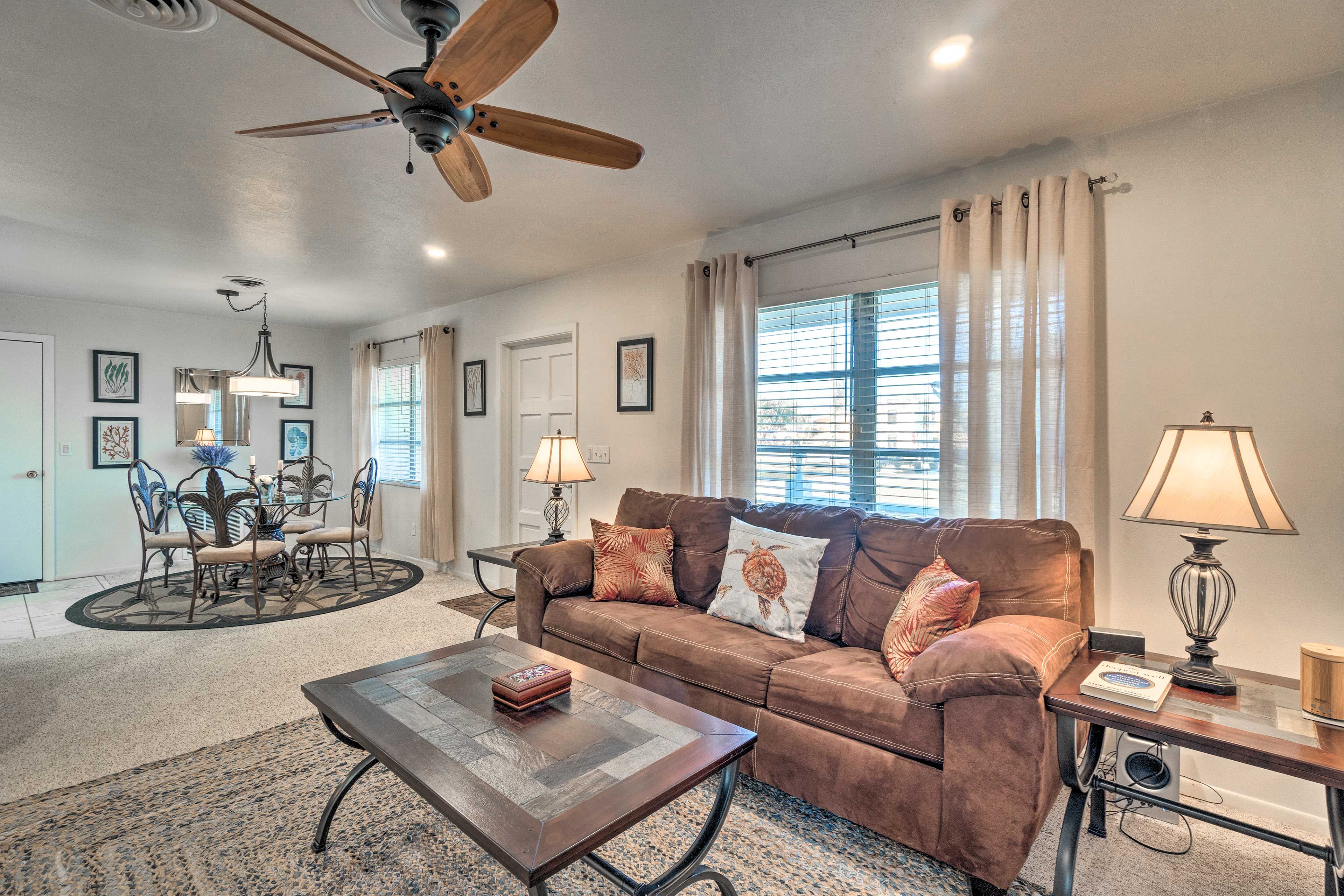 Living Room | Air Conditioning