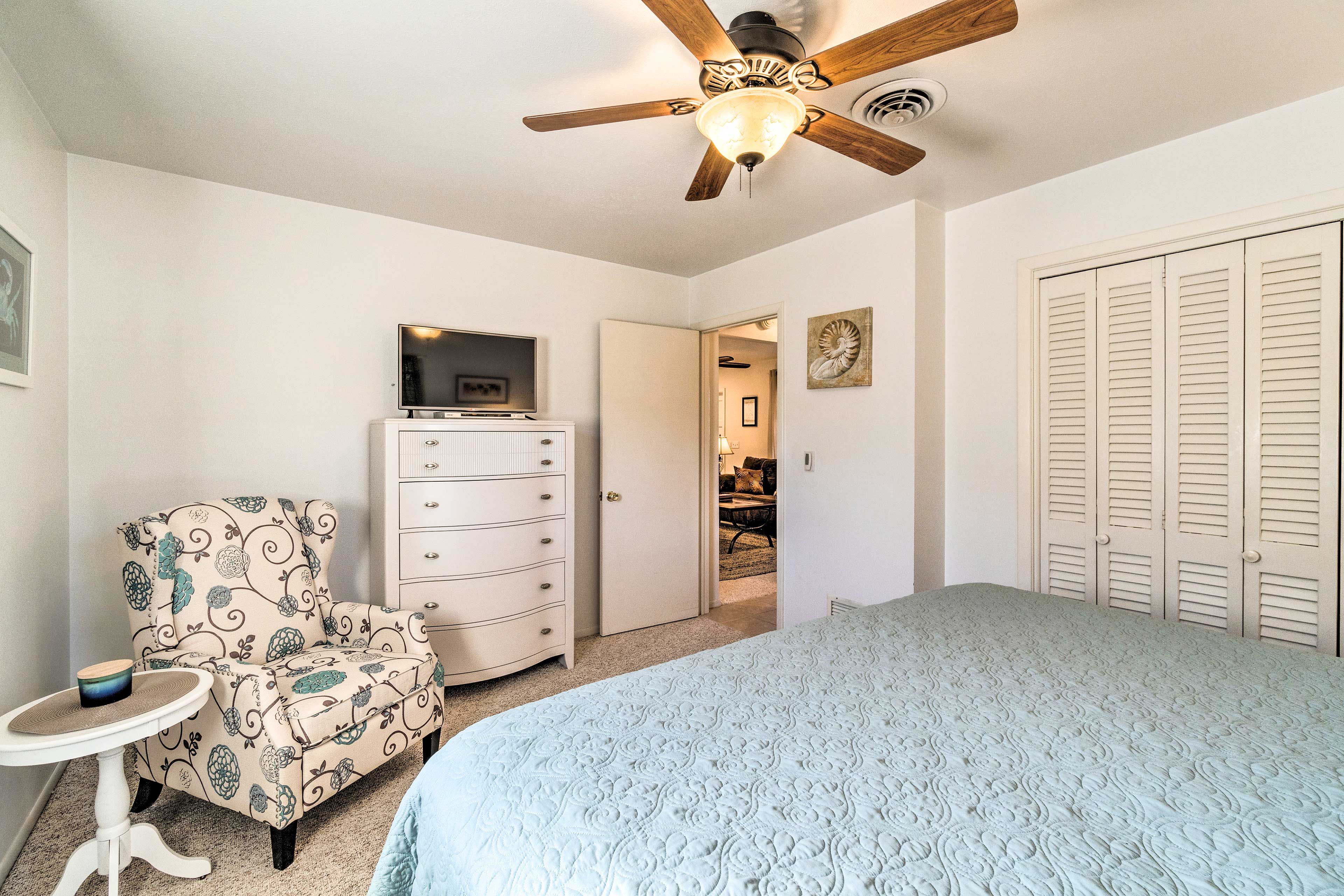 Bedroom 1 | Cable/Satellite TV
