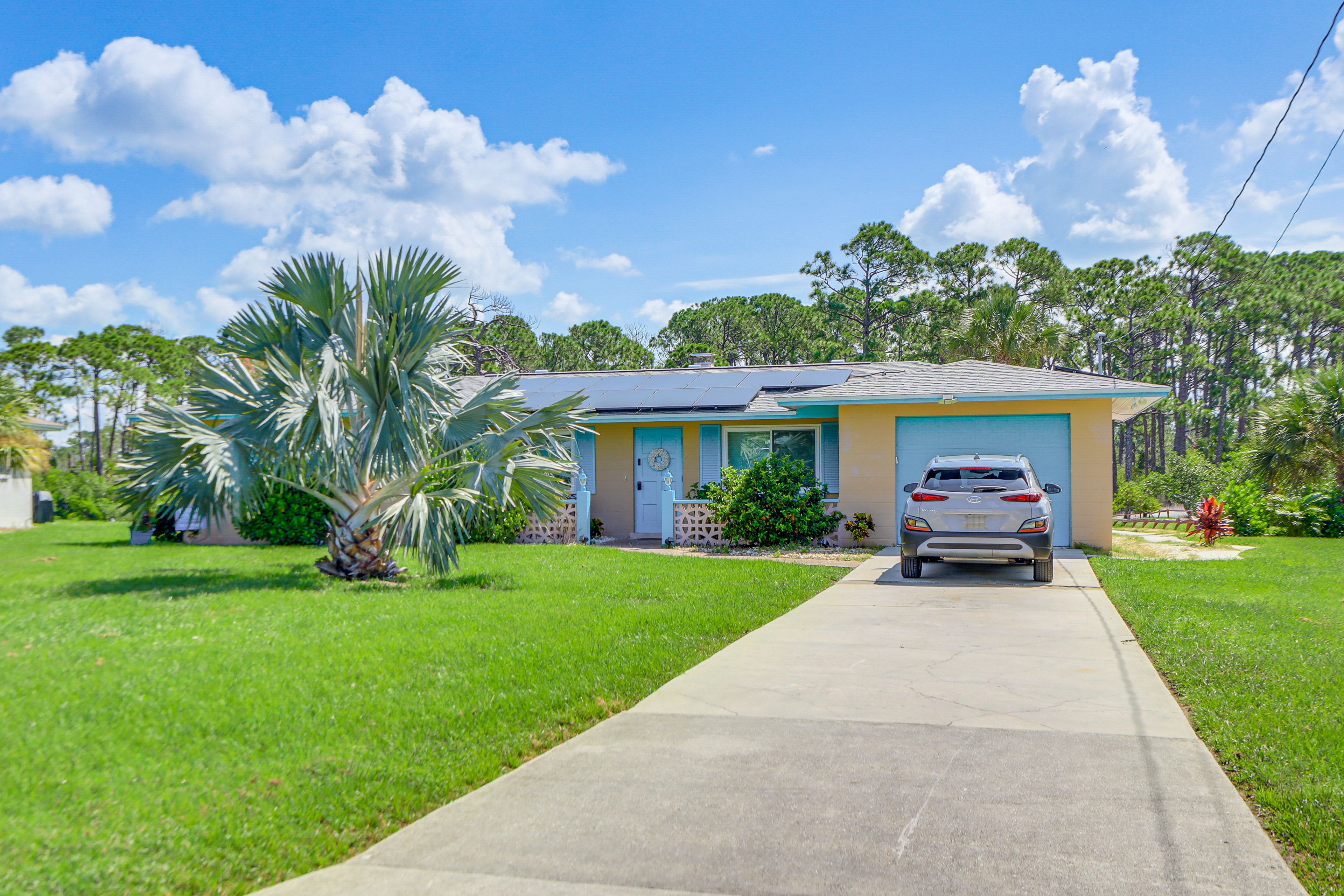 House Exterior | Garage Parking (1 Vehicle) | Driveway Parking (3 Vehicles)