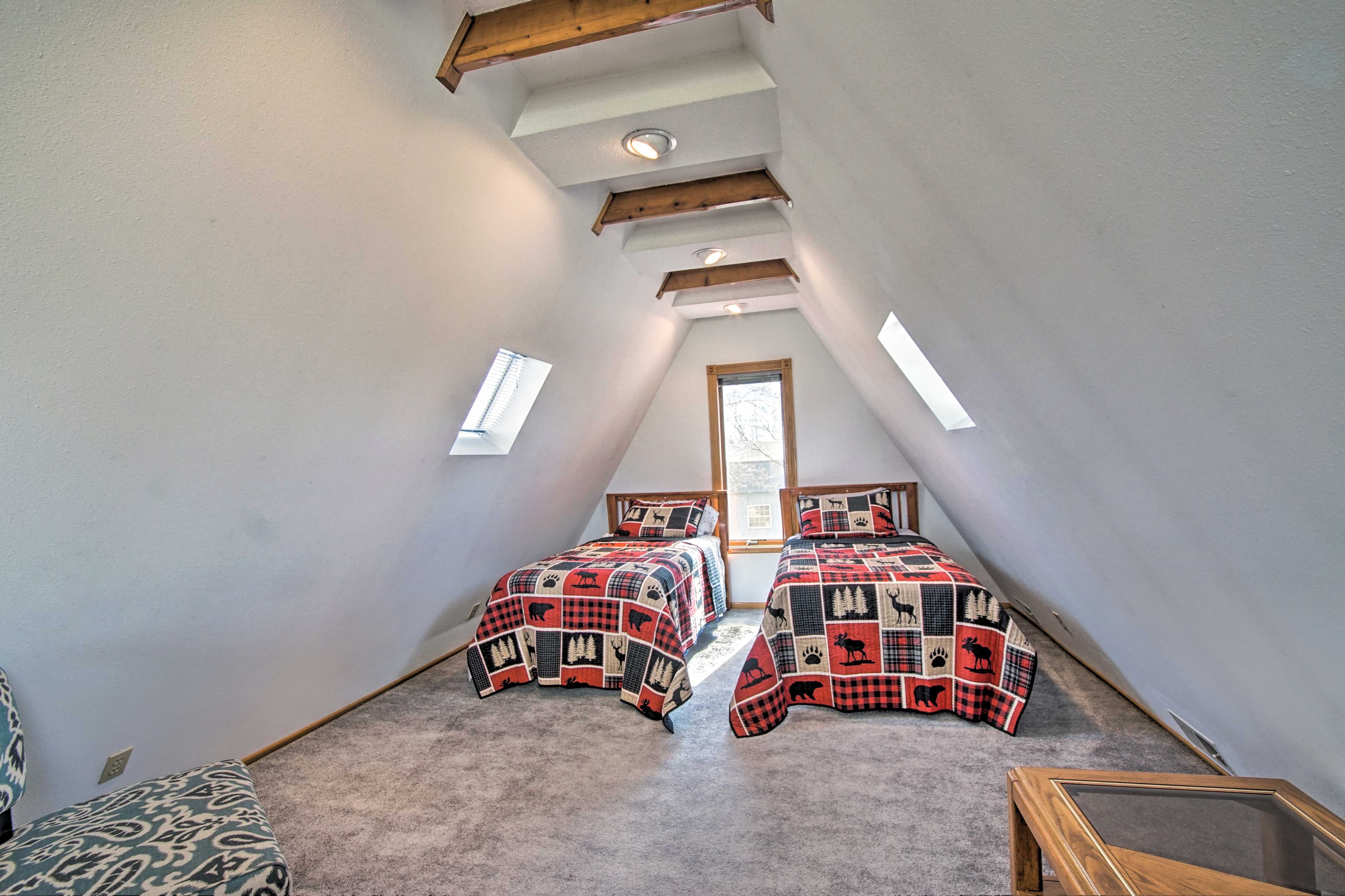 Loft | 2nd Floor | 2 Twin Beds