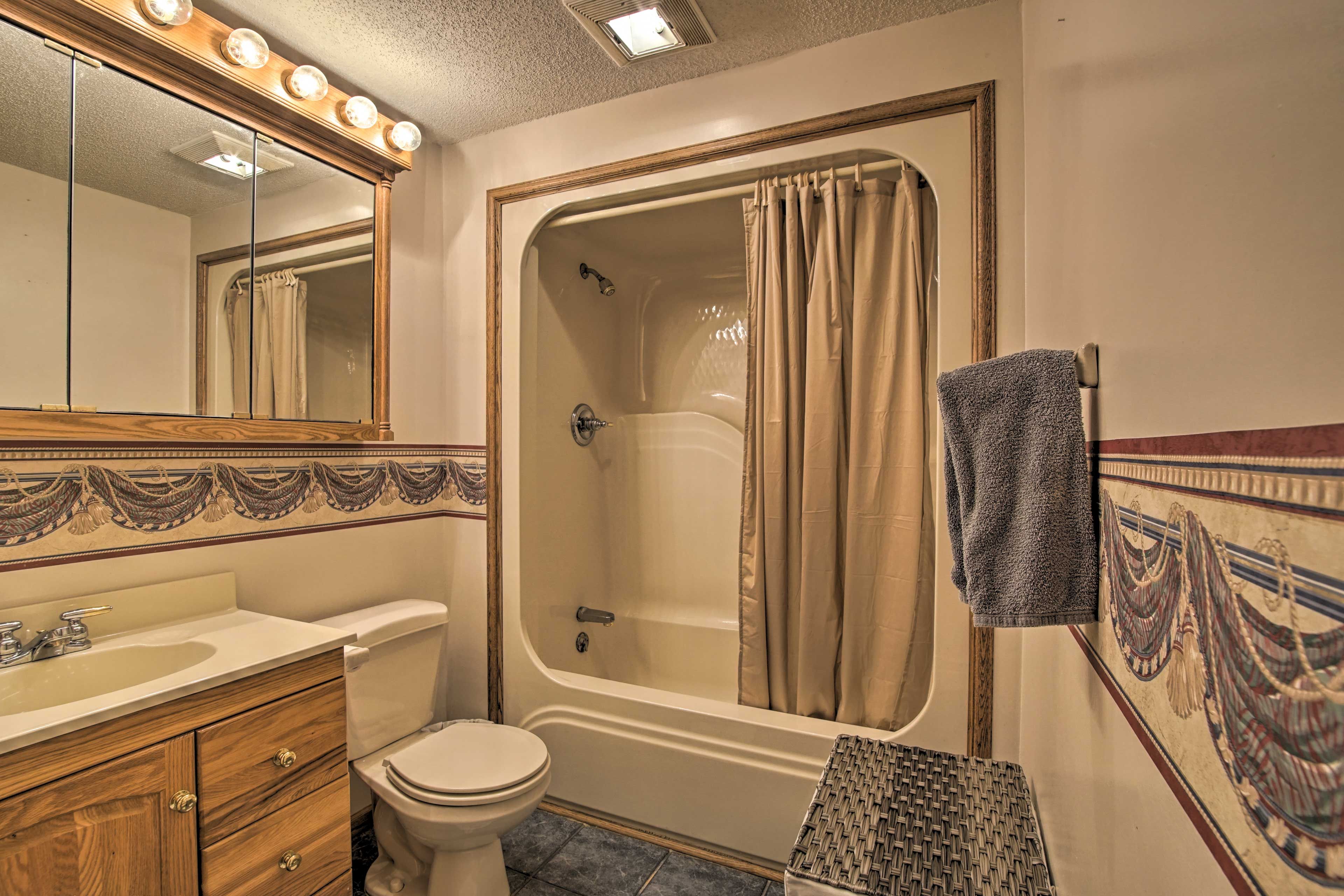 Full Bathroom | Basement | Complimentary Toiletries