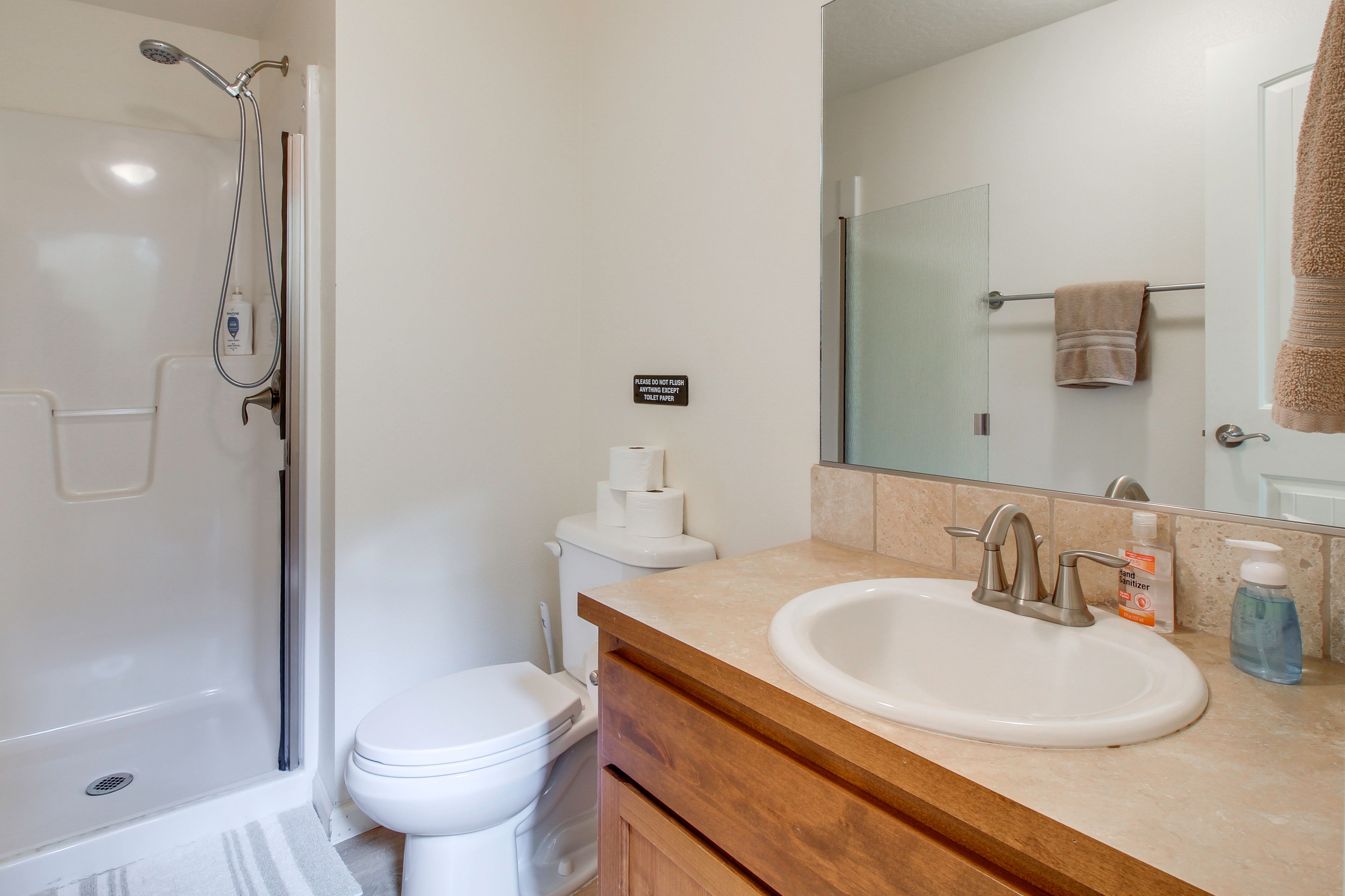 Bathroom | 2nd Floor