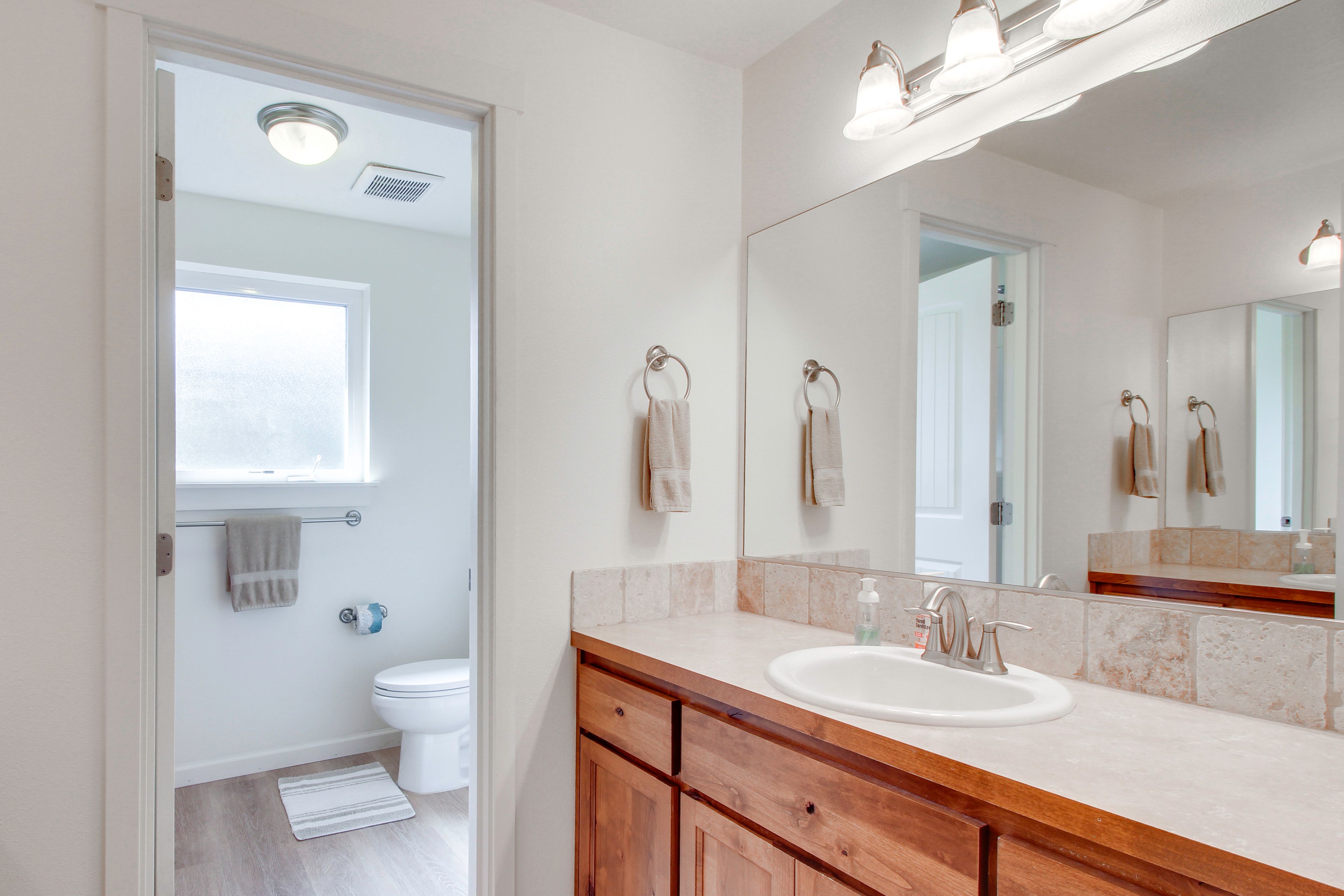 Bathroom | 2nd Floor