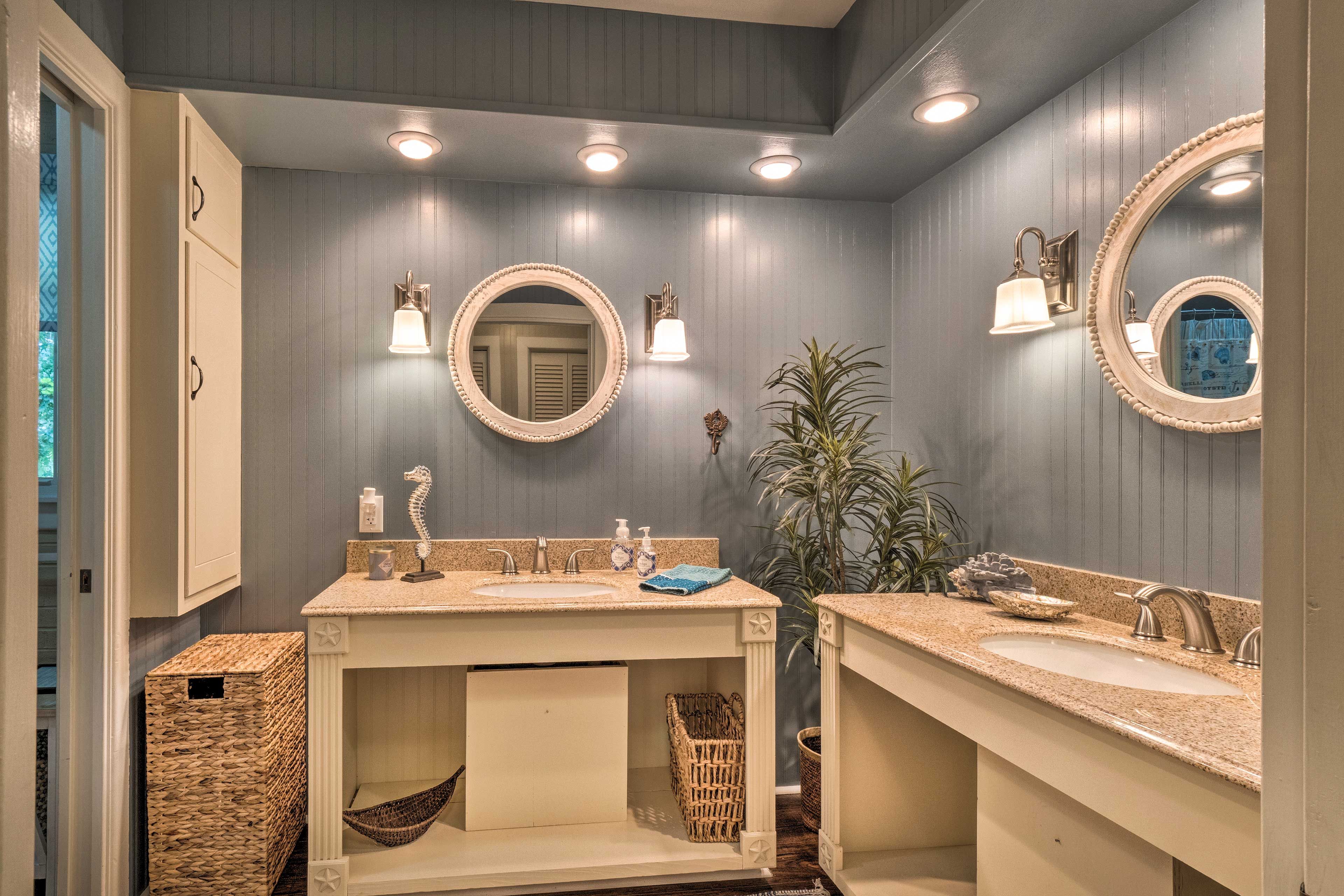 Full Bathroom