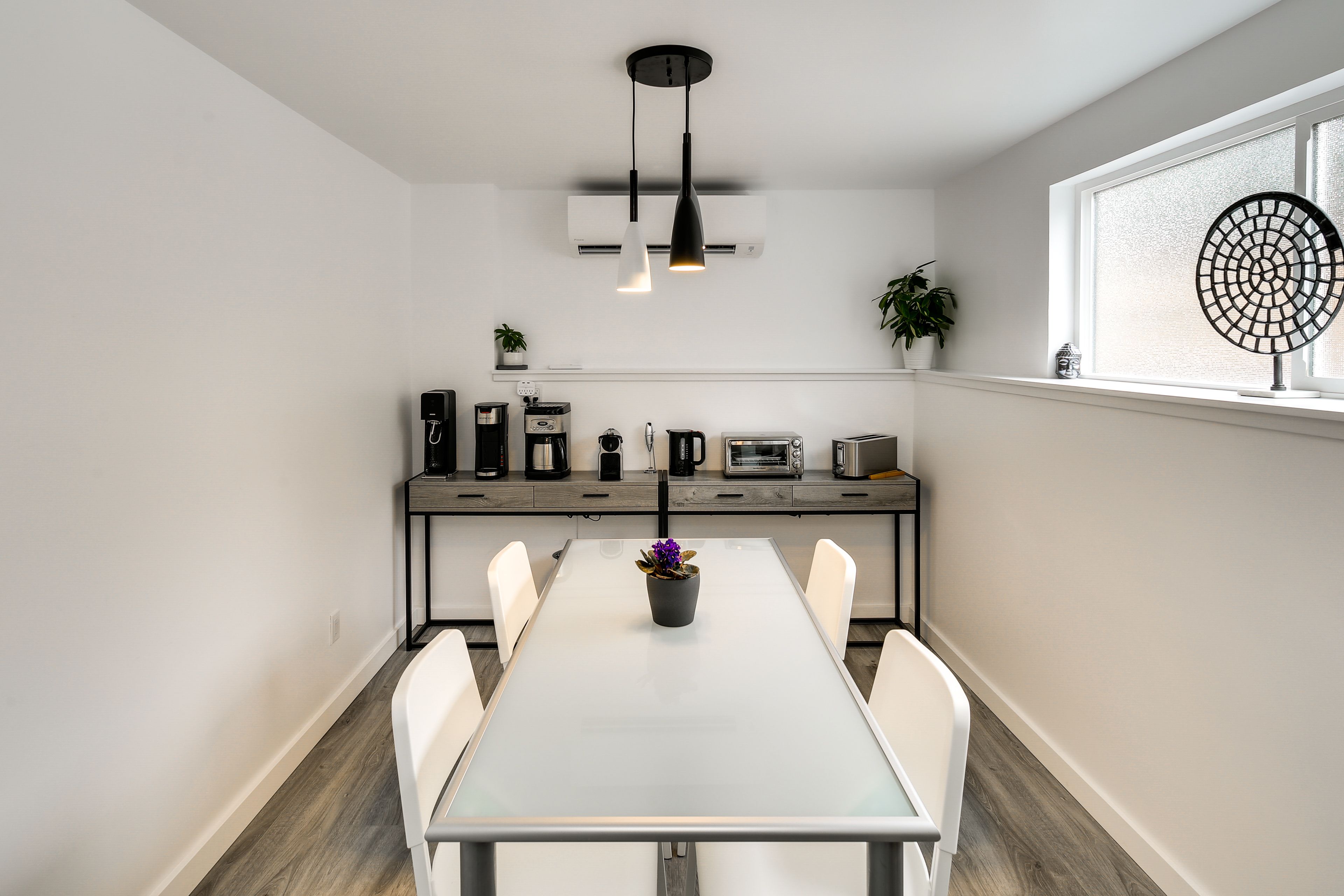 Kitchen Dining Space | Dishware/Flatware