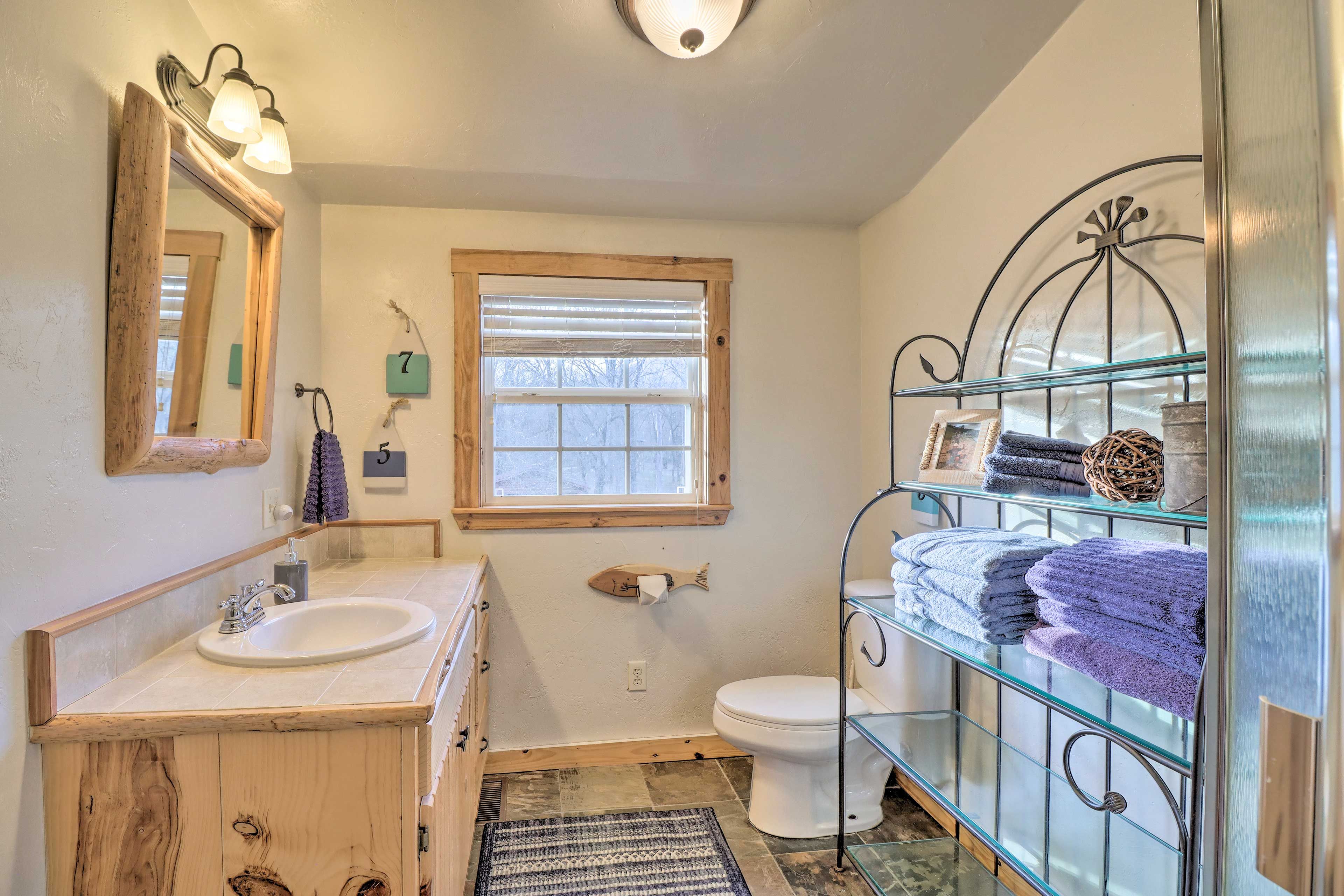 Bathroom | Walk-In Shower | Towels Provided
