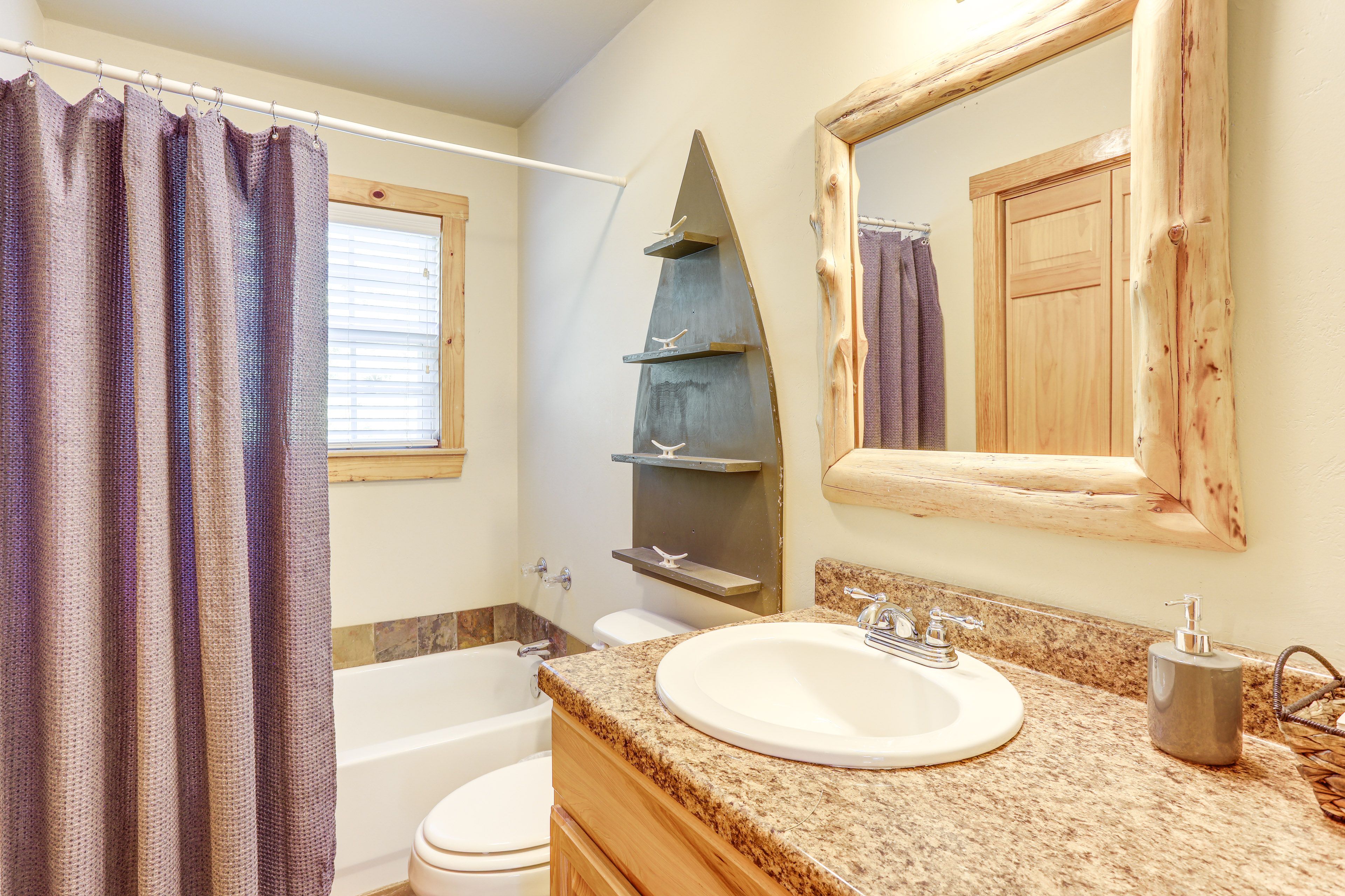 Full Bath | 1st Floor
