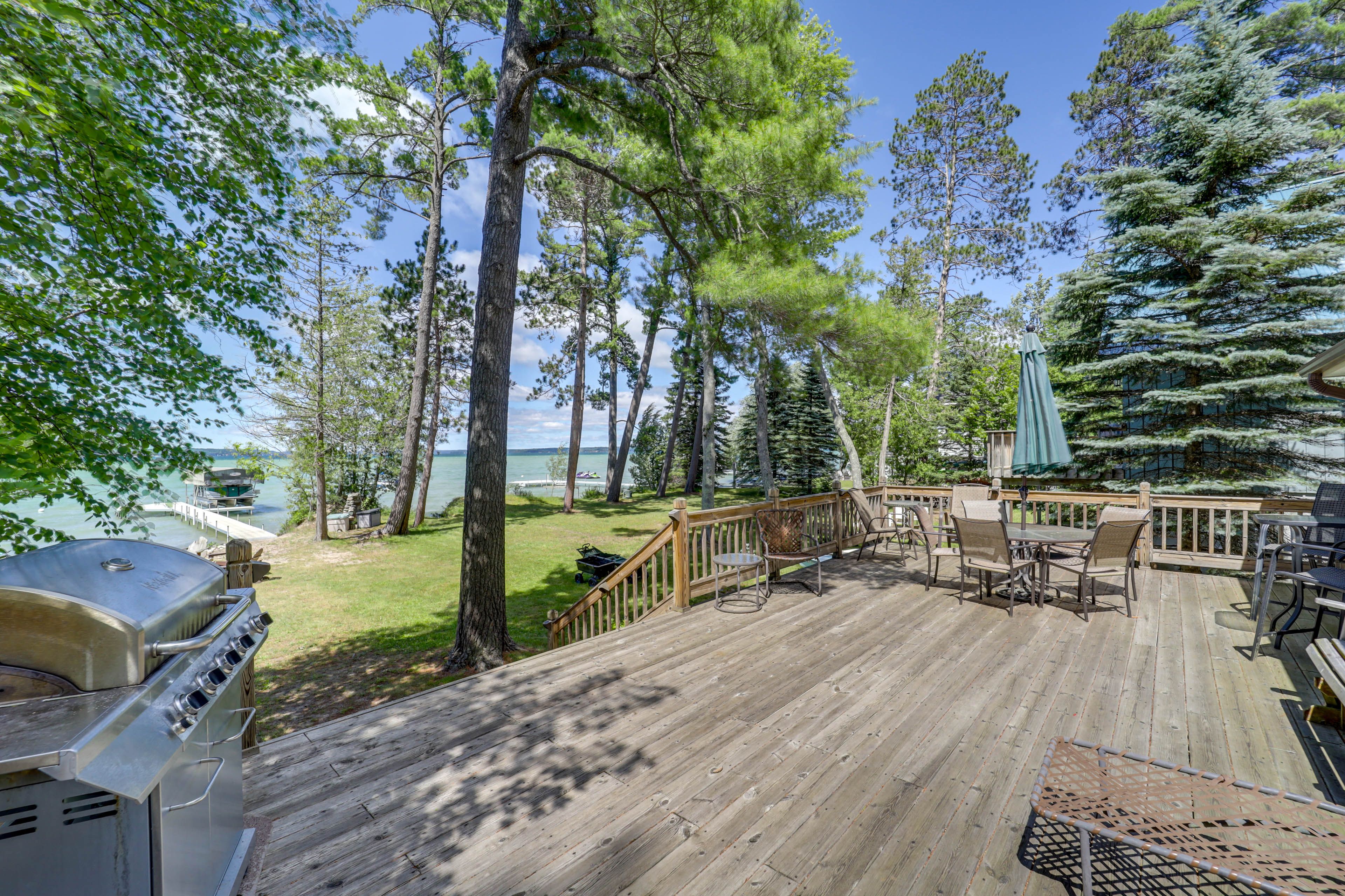 Deck | Outdoor Dining Area | Grill