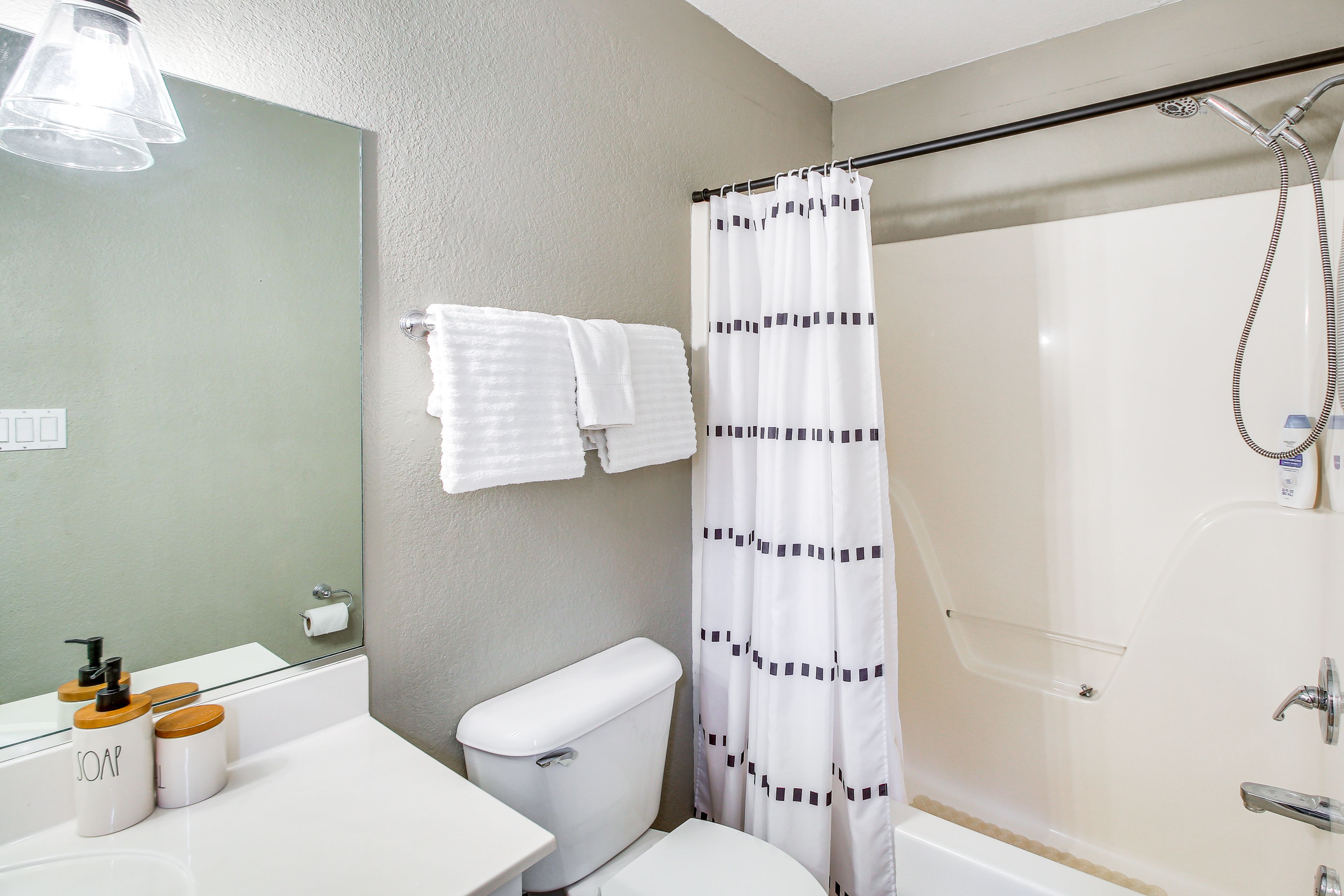 Full Bathroom | 2nd Floor
