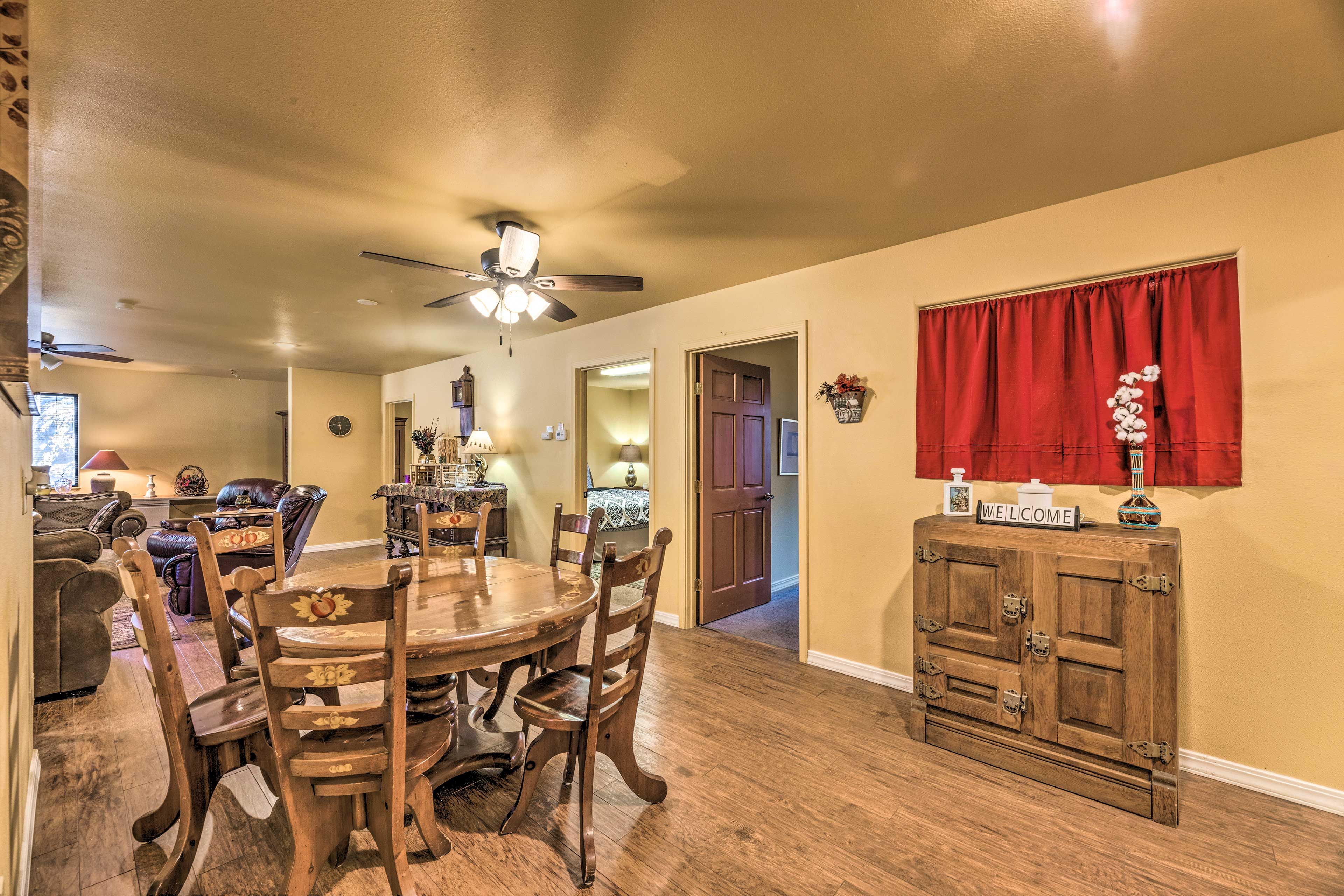 Dining Area | Dishware Provided