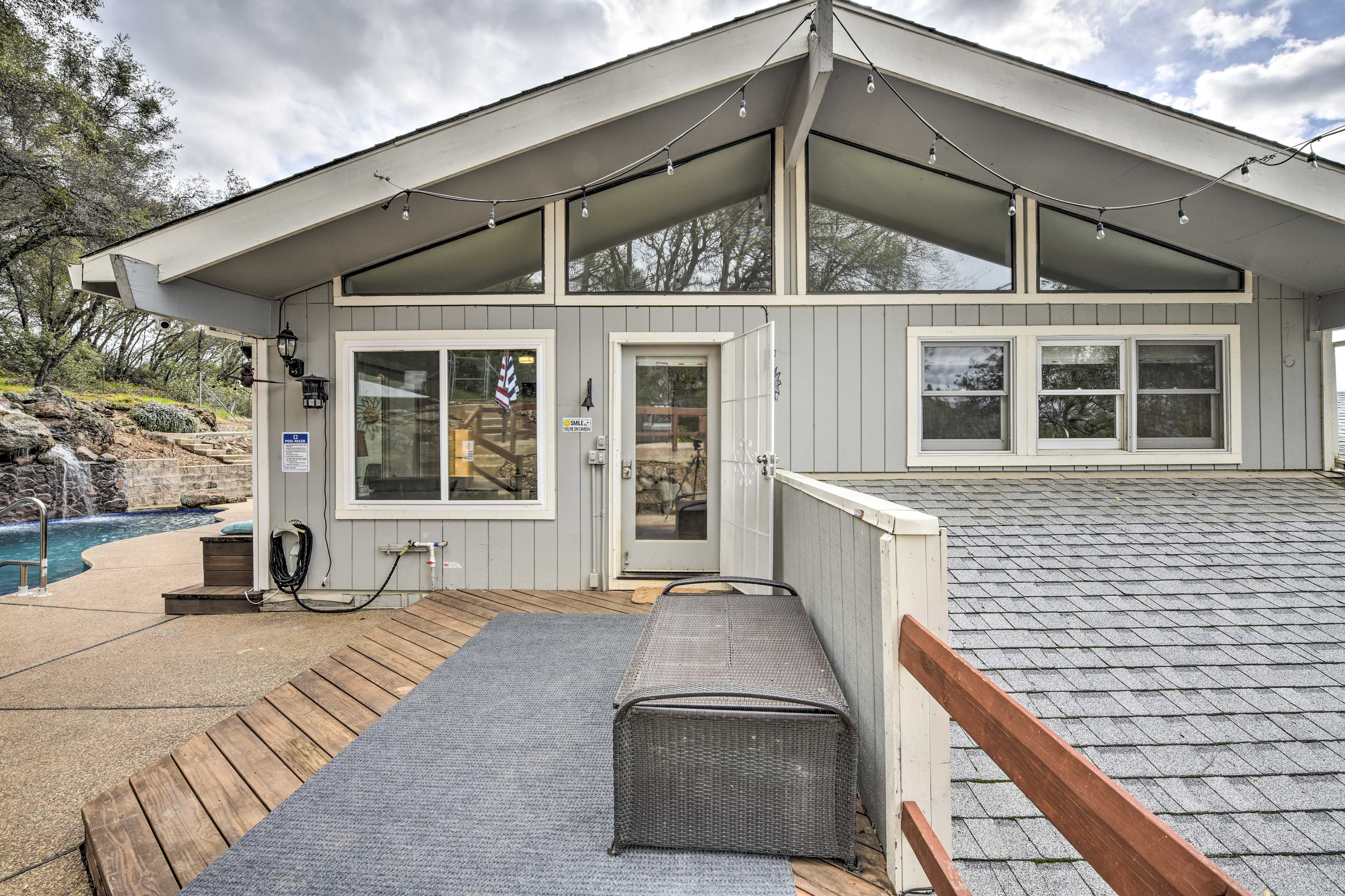 Studio Exterior | Keyless Entry