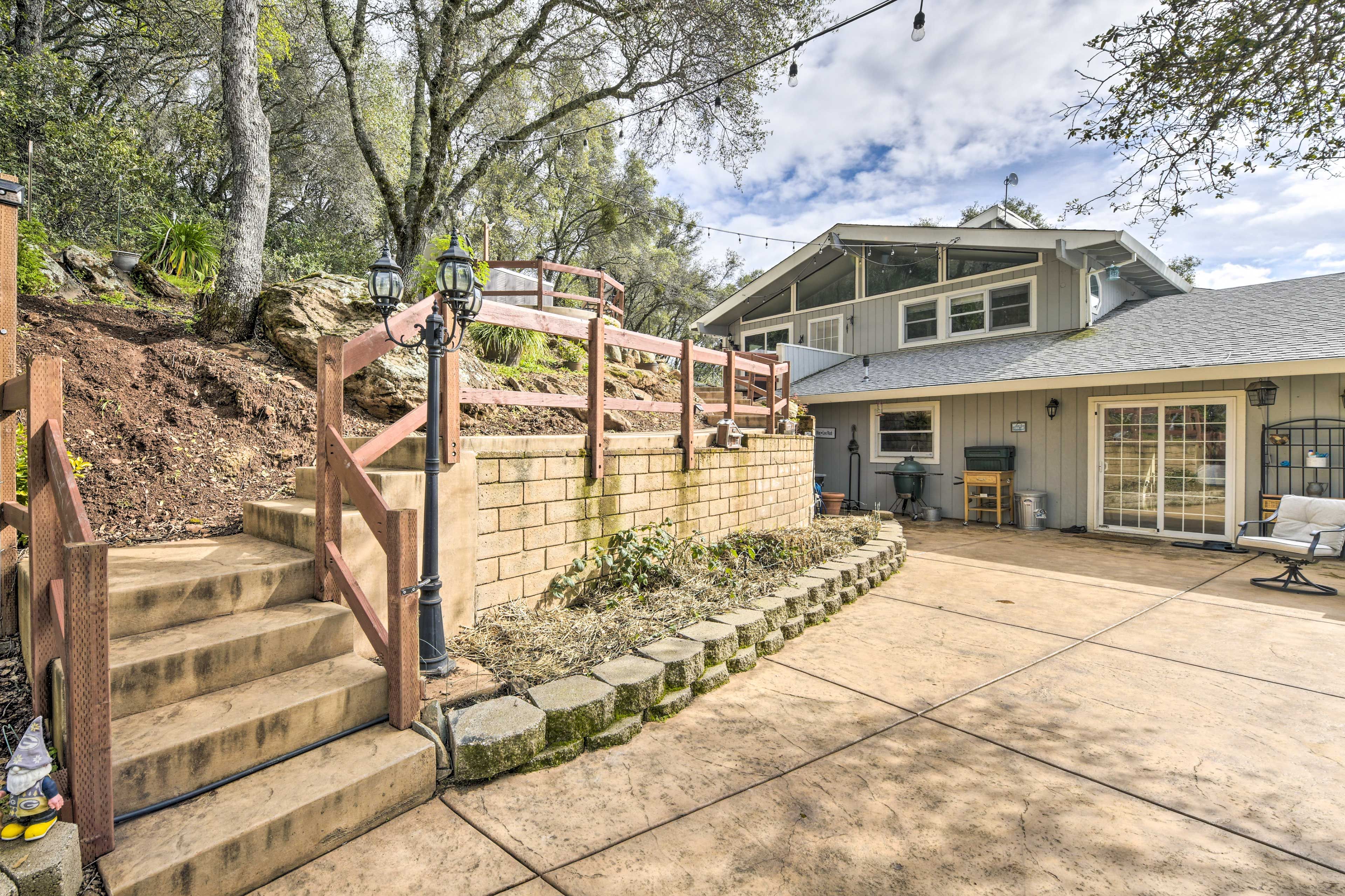 Studio Exterior | Driveway Parking (2 Vehicles)