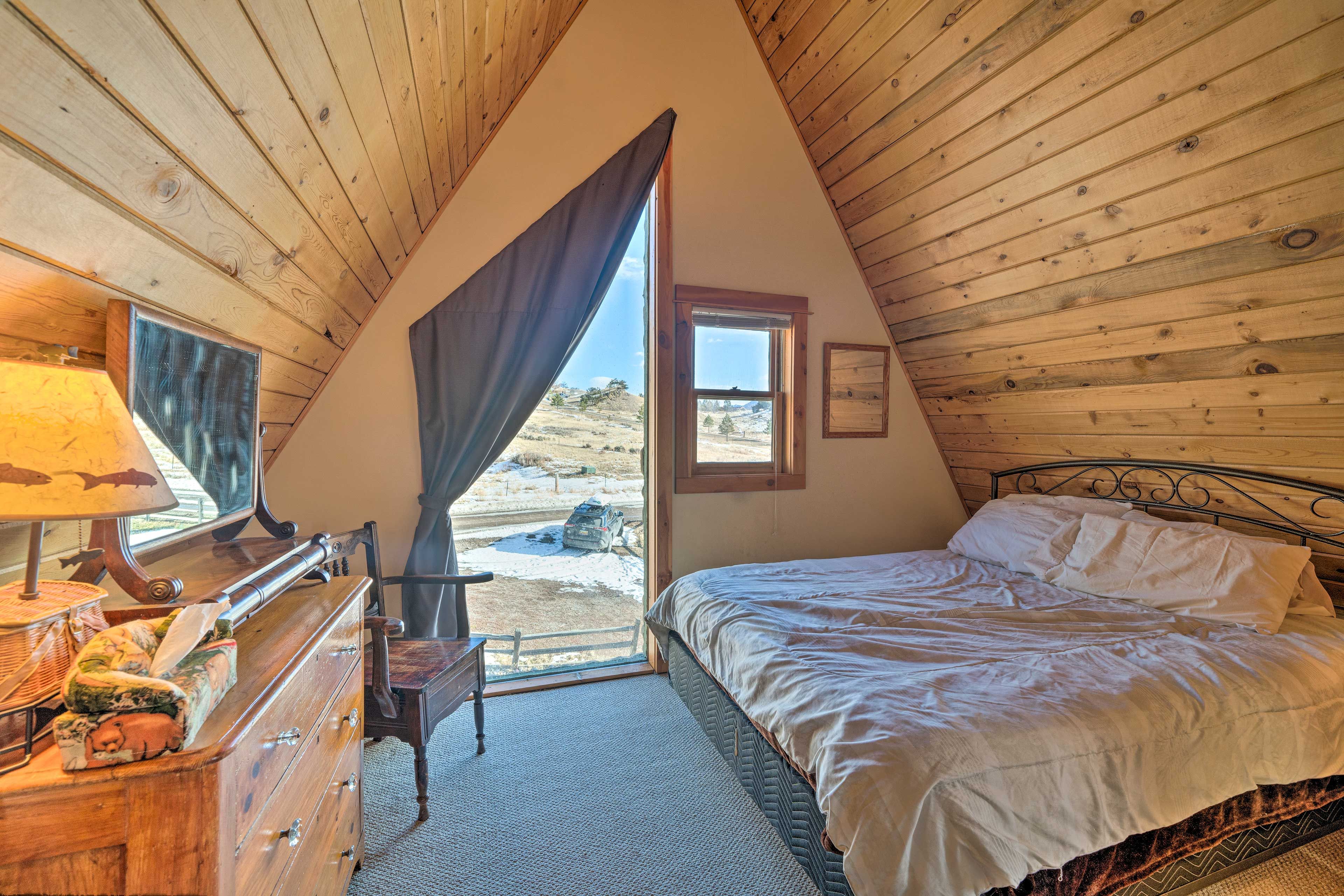 Bedroom 2 | Queen Bed