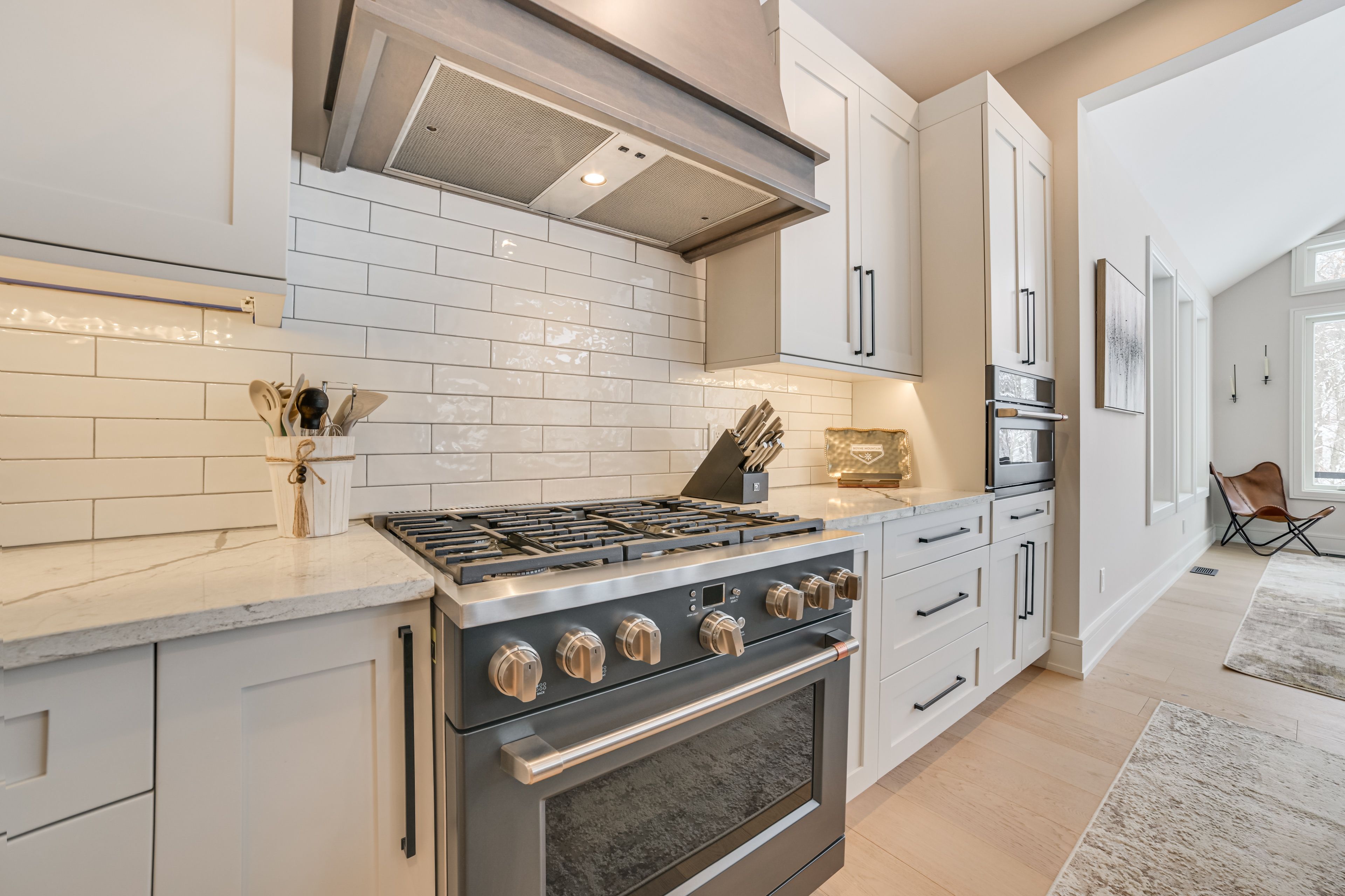 Kitchen | Refrigerator | Dishwasher | 2nd Floor