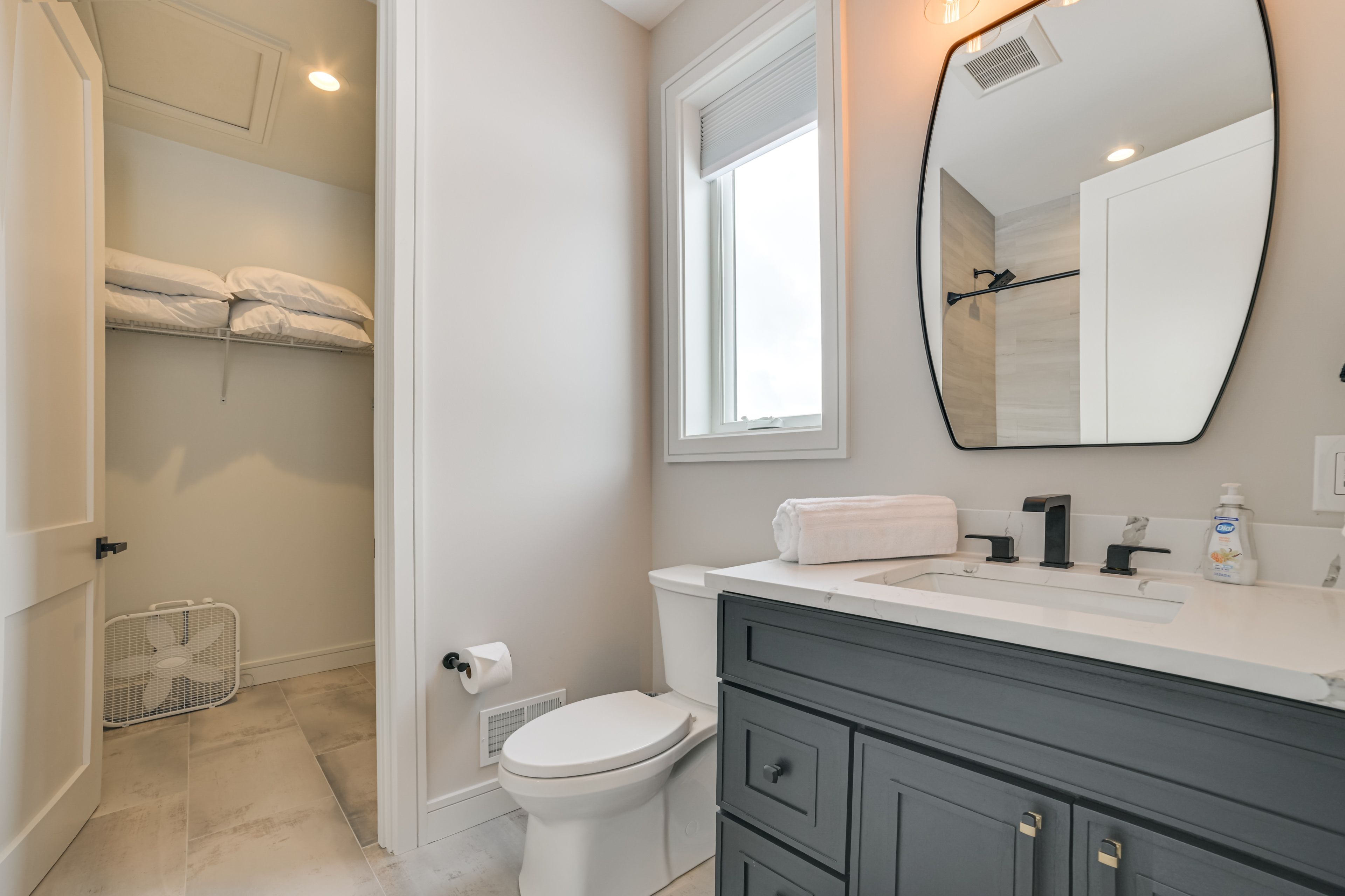 En-Suite Bathroom | Bathtub/Shower | 1st Floor
