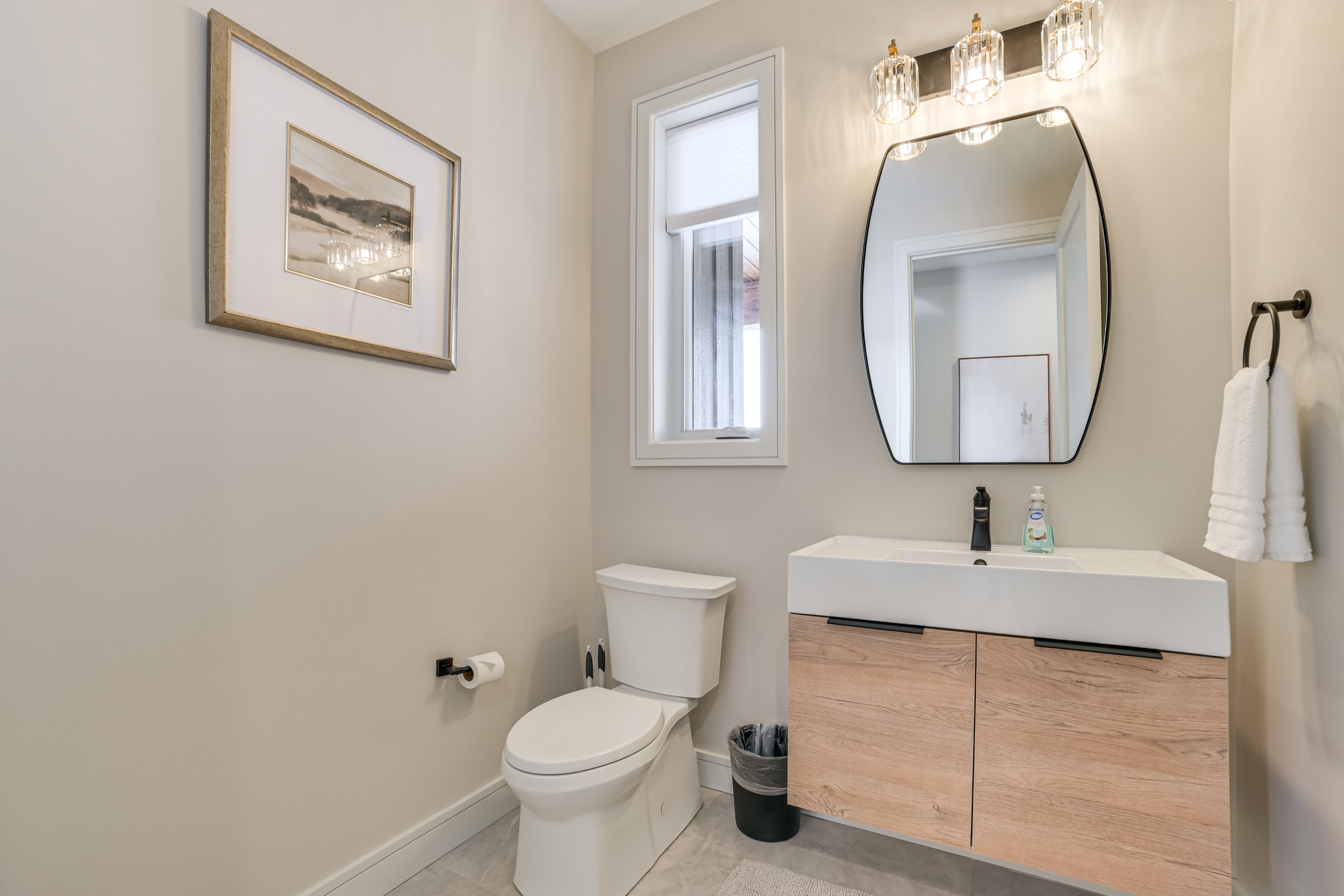 Half Bathroom | 2nd Floor