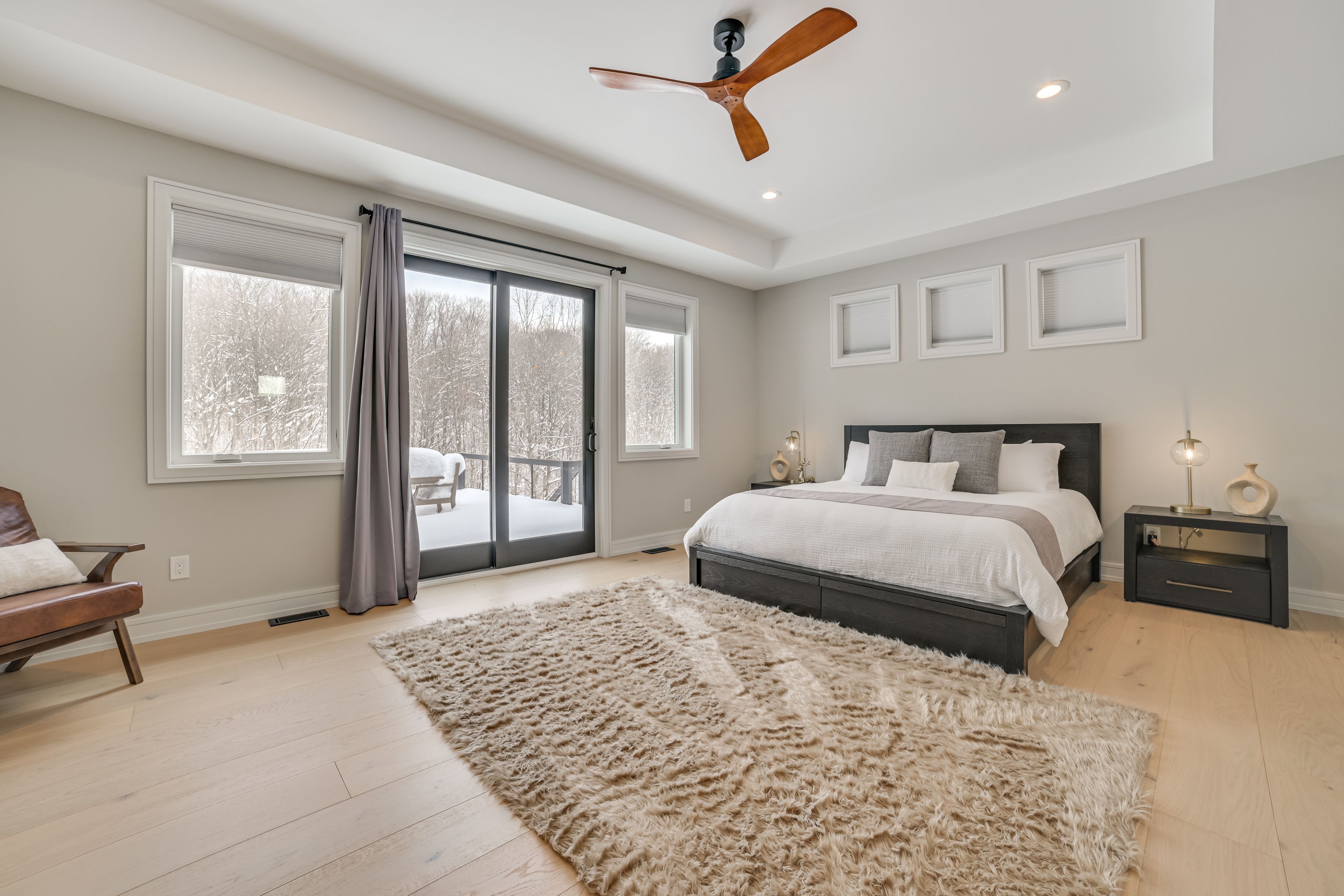 Bedroom 1 (Suite) | King Bed | Deck Access | 2nd Floor